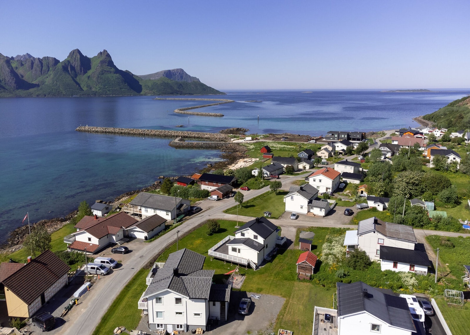 Eiendommen er beliggende i et etablert område med nærhet til sjøen Galleribilde