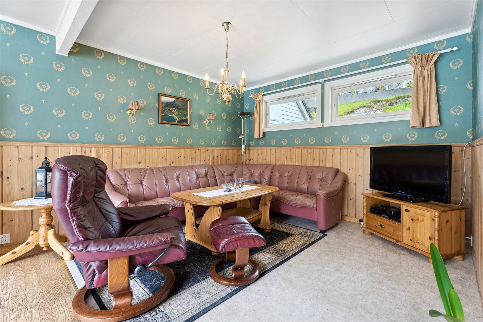 God plass til stor sittegruppe - her kan familien samlast for kvalitetstid og avslapping. Galleribilde