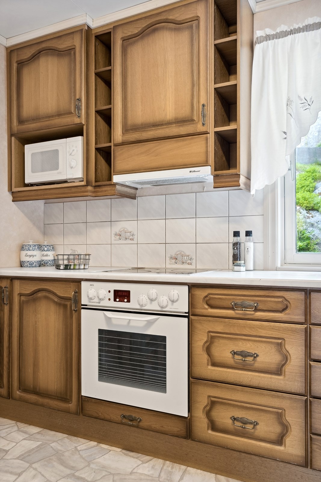 Flisar mellom over- og underskap gjer det enkelt å halde reint. Galleribilde