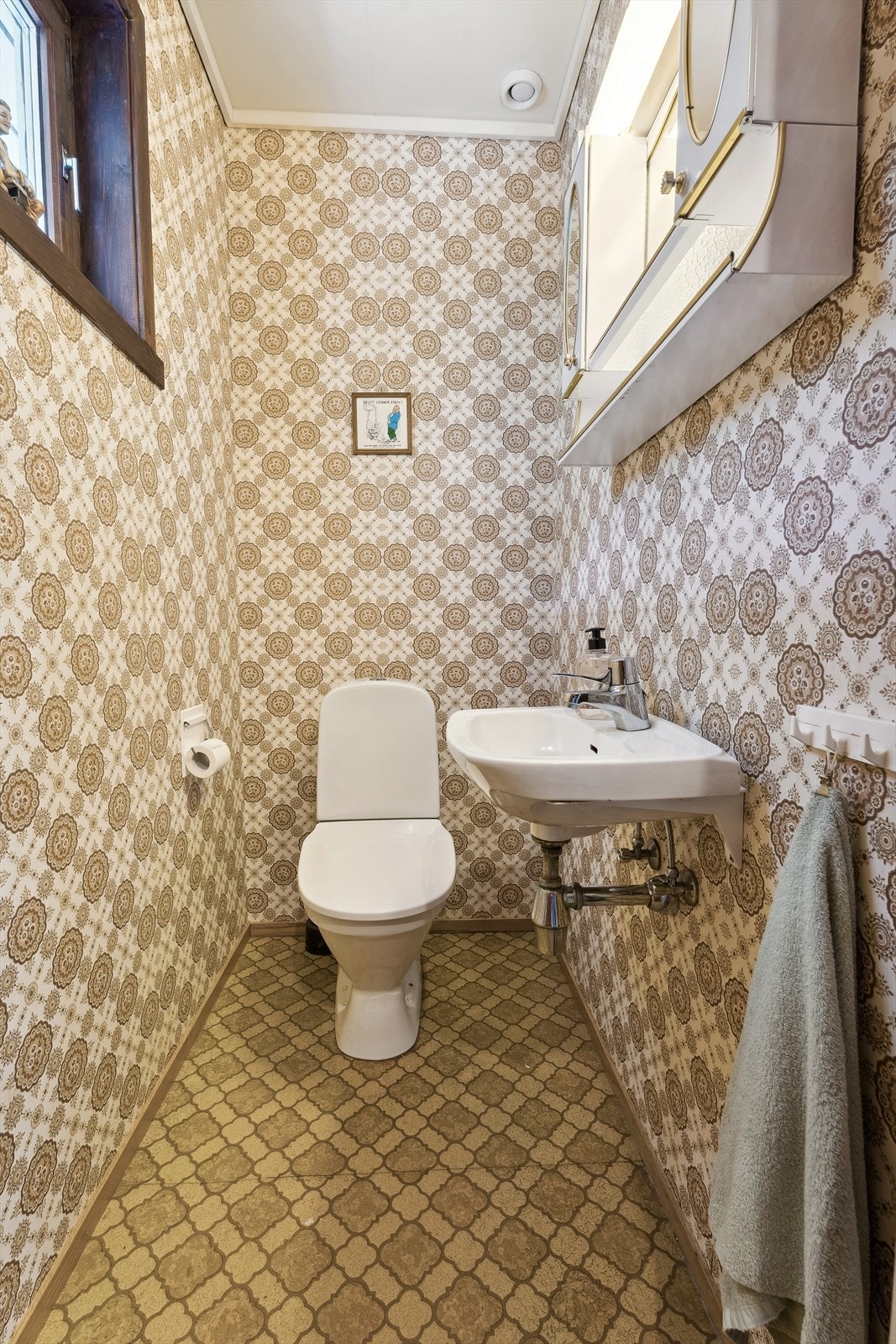 Separat wc-rom like ved entrè - praktisk og familievennleg. Galleribilde