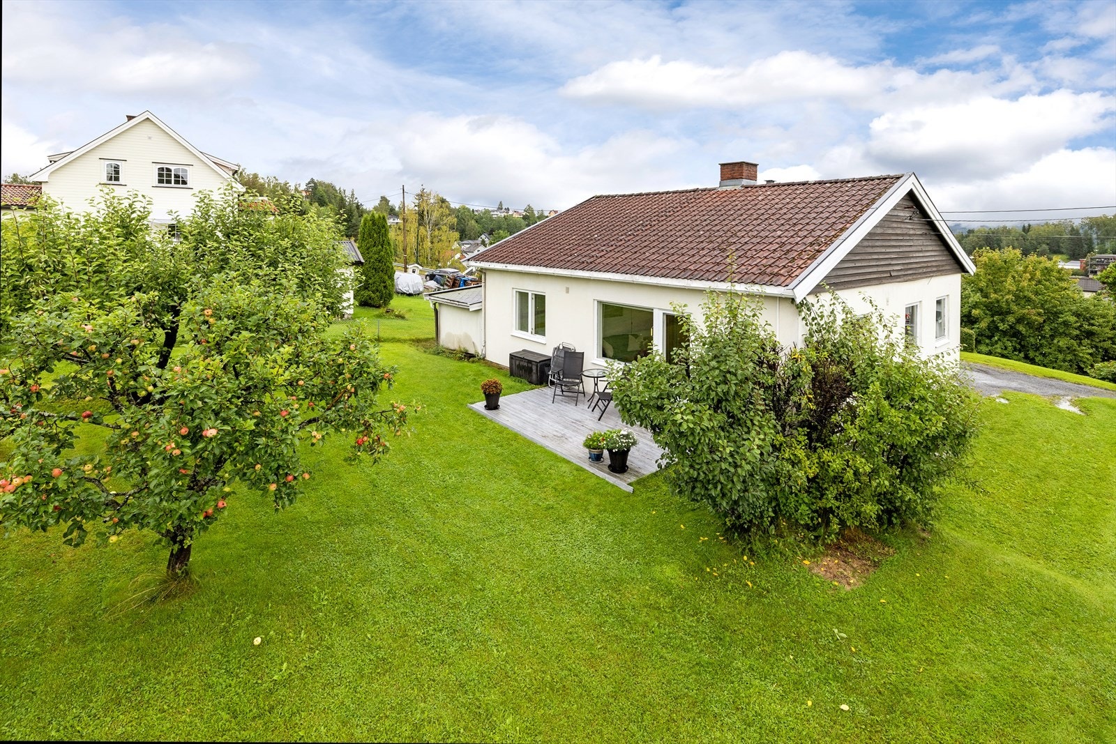 Velkommen til Rabbaveien 19. En sentrumsnært beliggende eiendom i attraktivt boligområde. Galleribilde