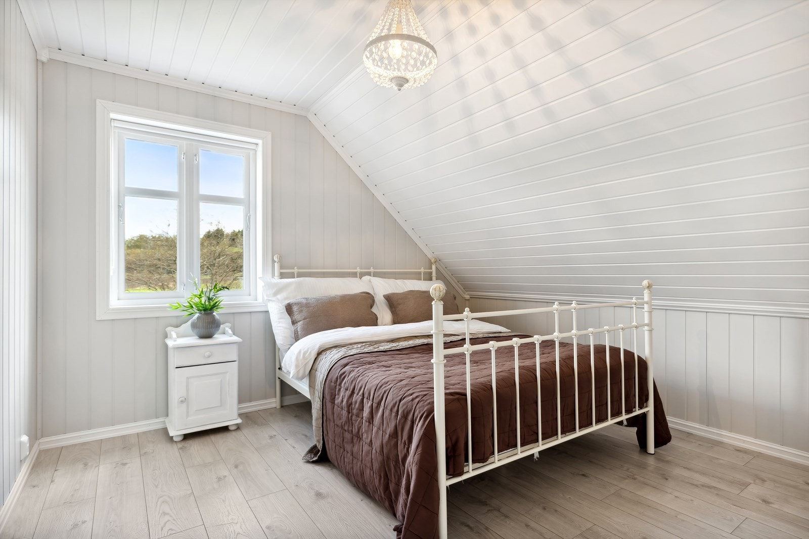 Romslig soverom 2. Galleribilde