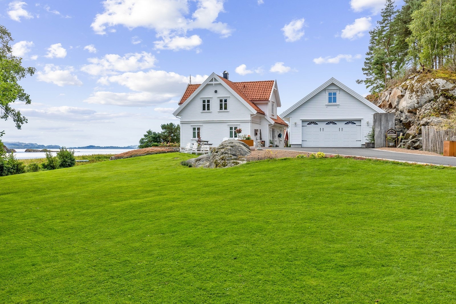 Ingen bo-eller driveplikt på eiendommen. Passende såvel til bolig som til fritidsformål. Galleribilde