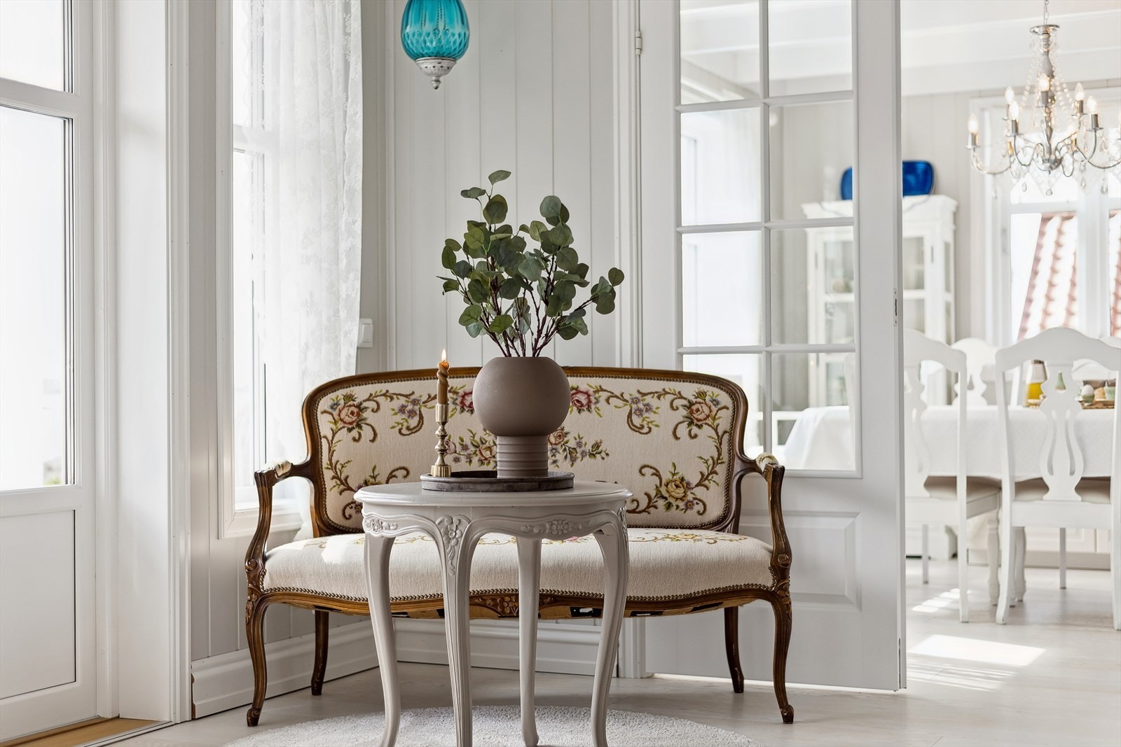 Plass til å dele små og store opplevelser med venner eller ta frem en god bok og lytte til musikk, alene. Galleribilde