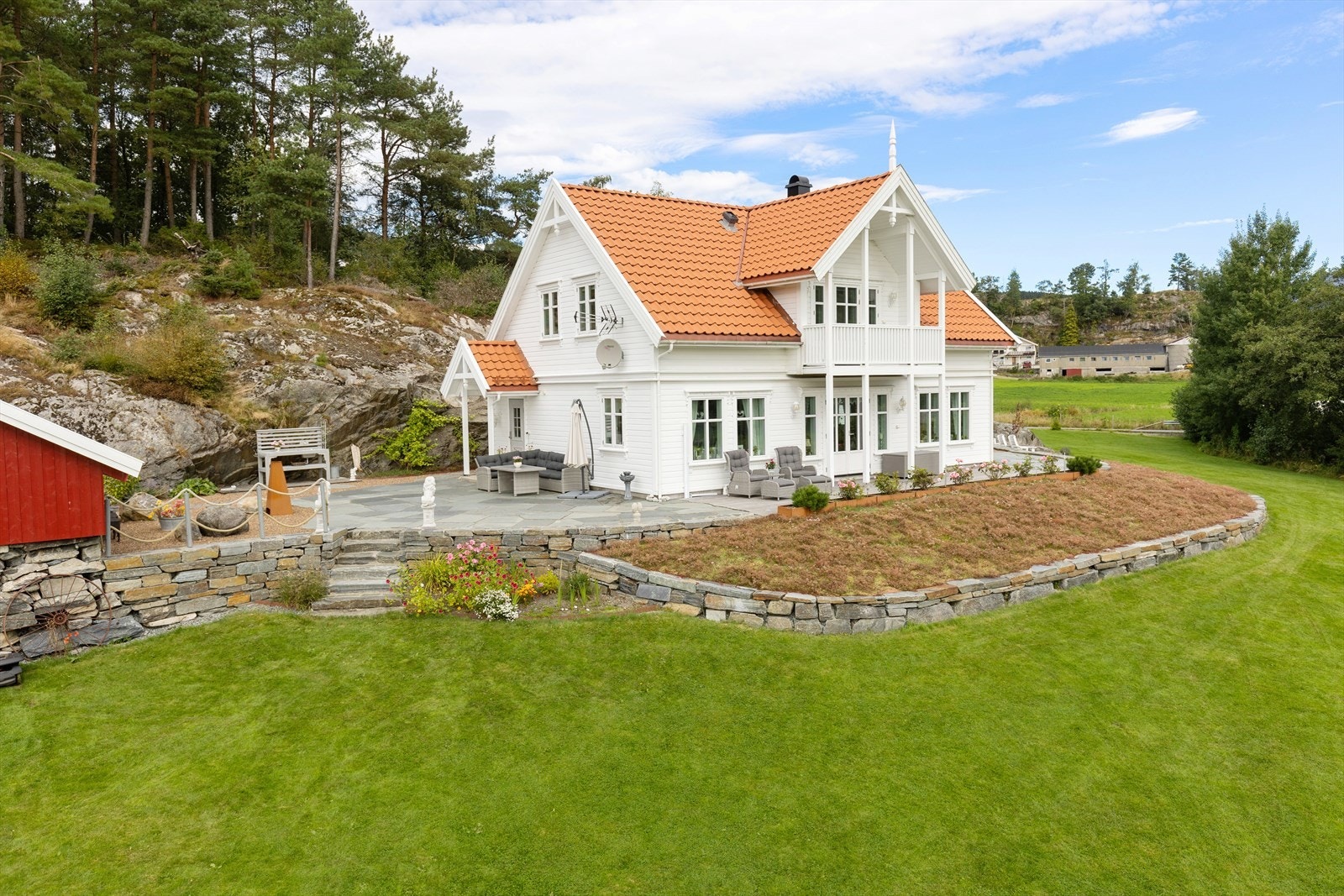 Hagen er perfekt for lek med god plass til det meste en skulle ønske av aktiviteter. Galleribilde