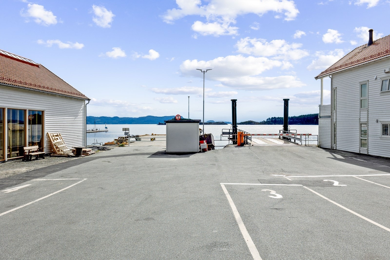 Nedstrand ferjekai. Galleribilde