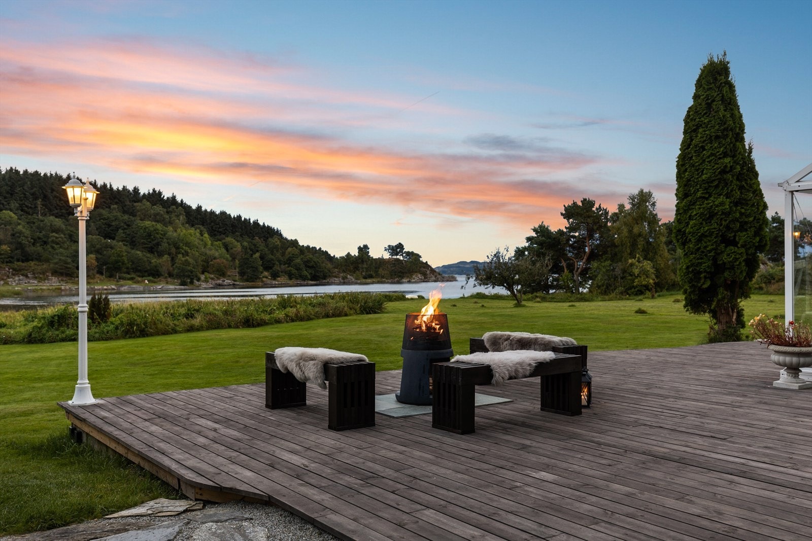 Her kan du invitere gjester, familie og venner - Nyte livet utendørs! Galleribilde