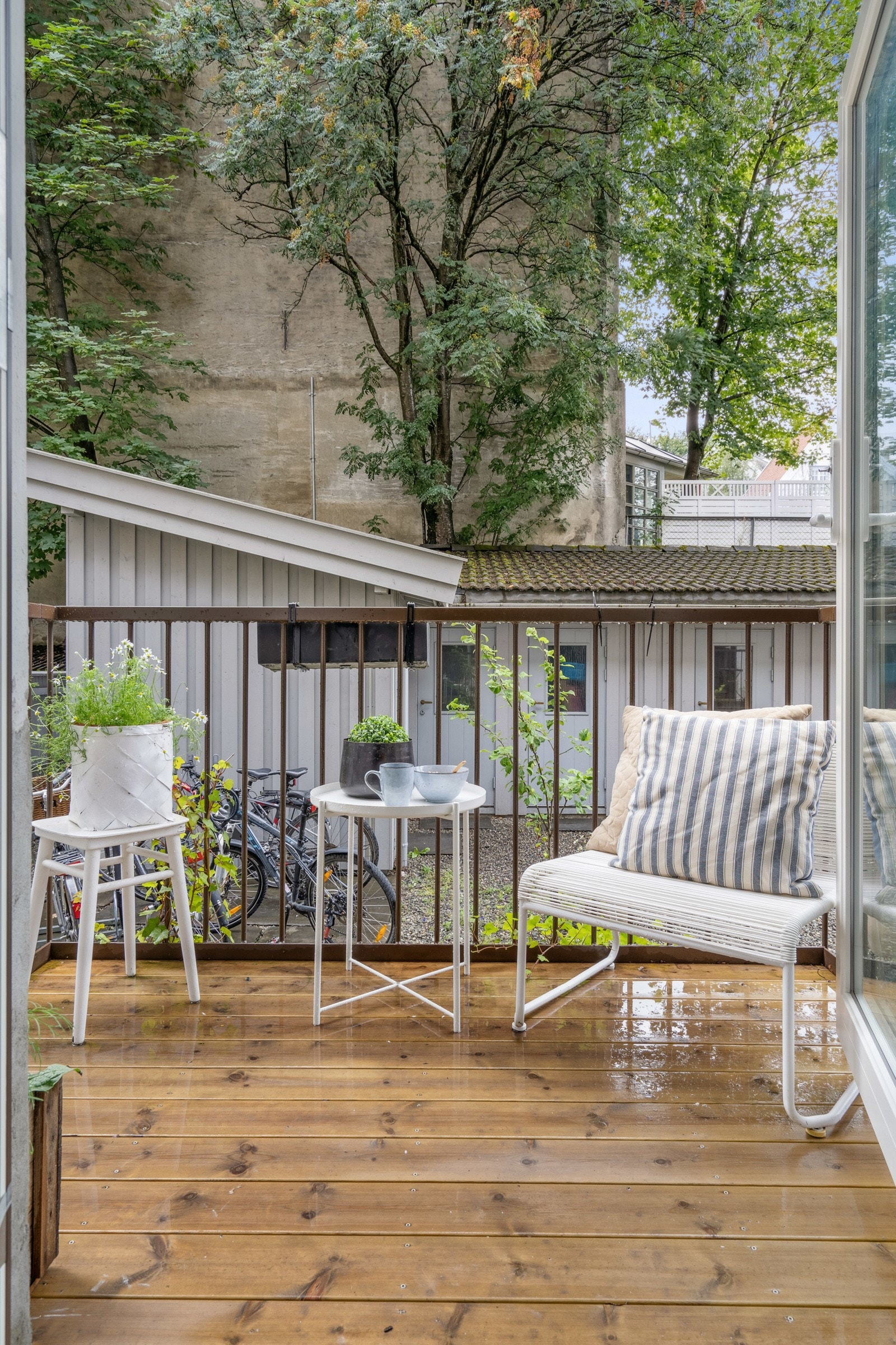 Balkongen er rettet mot bakgården. Galleribilde