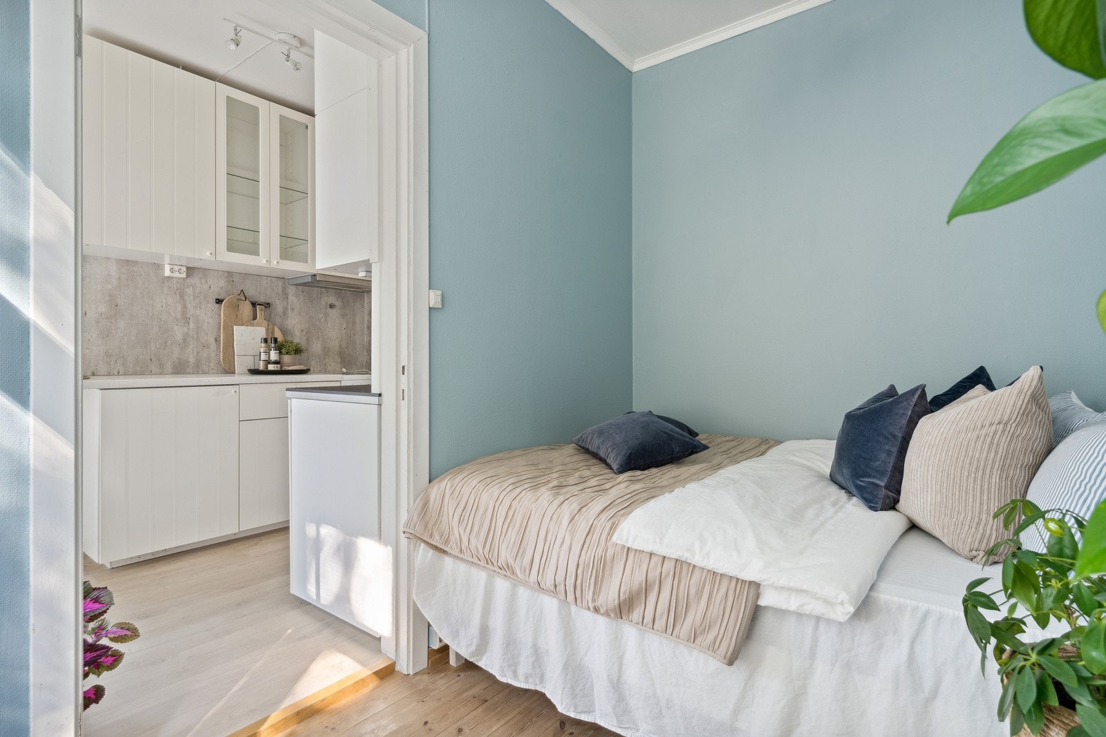 Soverommet er vendt mot stille og rolig bakgård. Galleribilde