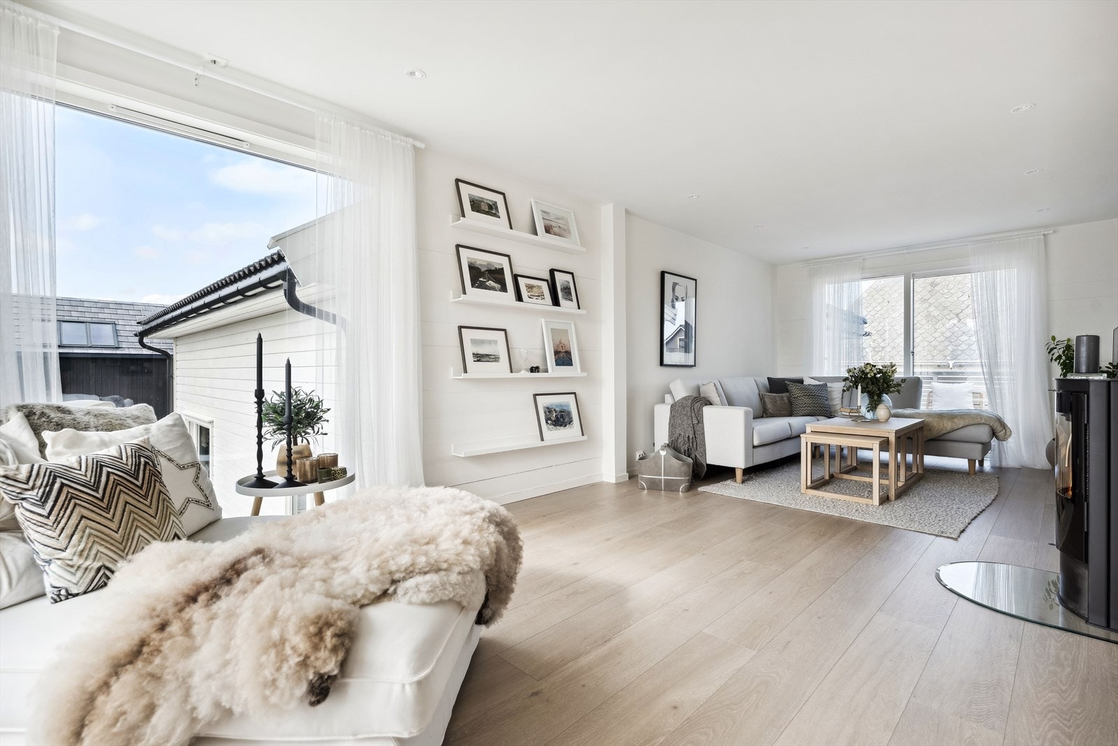 Vinkelstuen har også utgang til en kjekk balkong. Galleribilde