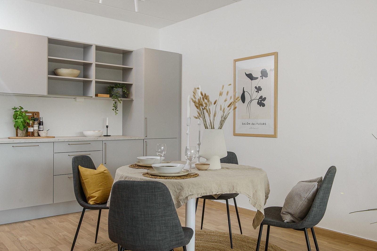 God plass til spisestue Galleribilde