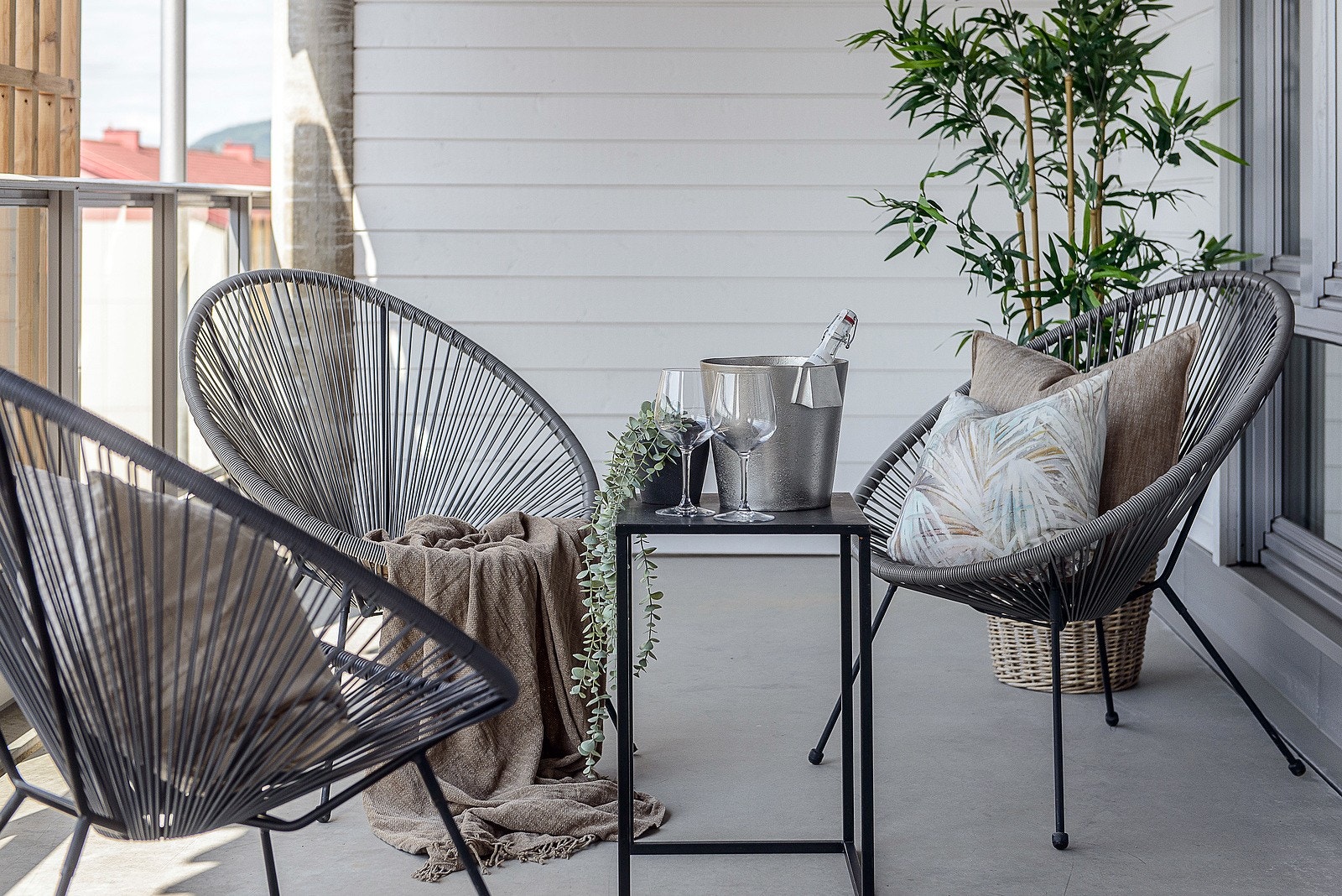 Takoverbygget terrasse med plass til flere møbleringsmuligheter Galleribilde