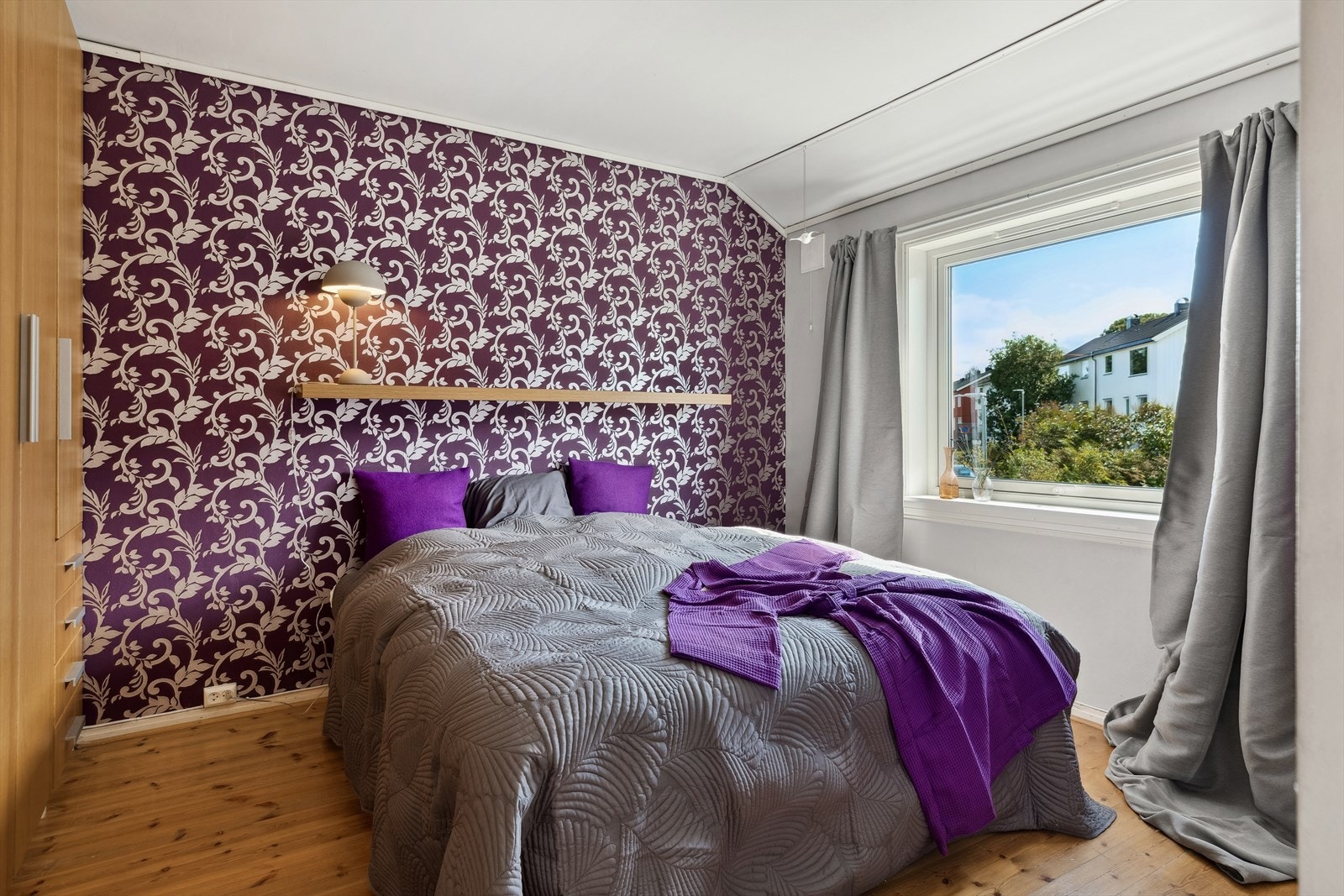 Hovedsoverommet er ca 12 m². Galleribilde