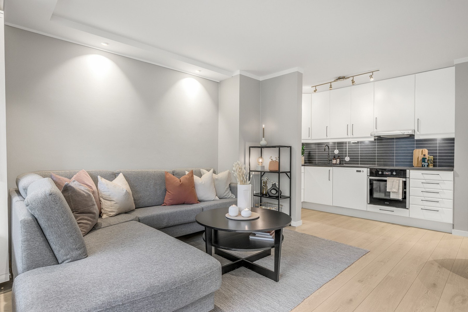 Åpen stue/-kjøkkenløsning på 20,3 m² Galleribilde