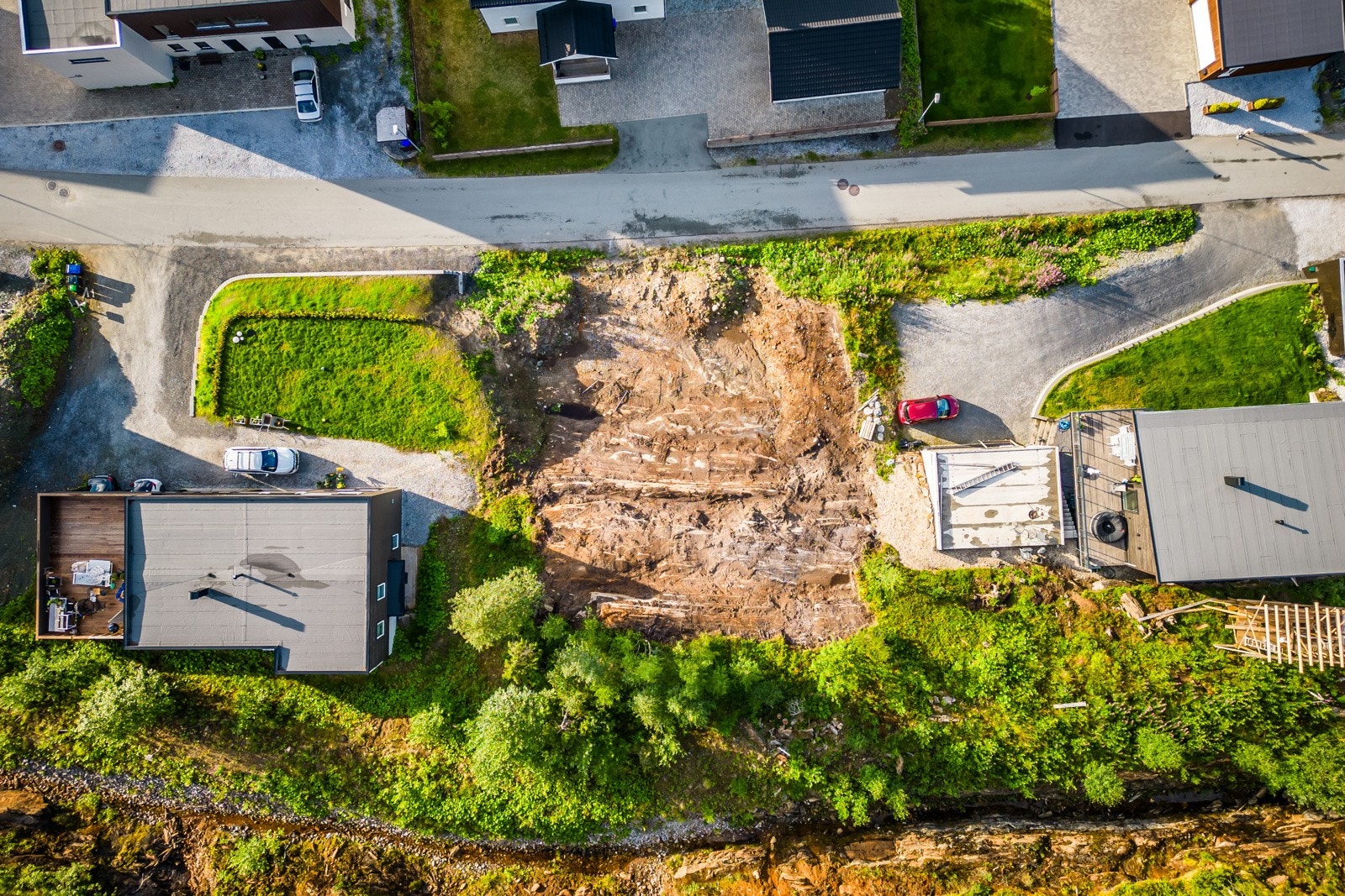 Eiendommen selges med en rammetillatelse for oppføring av enebolig på ca. 501 m². Galleribilde