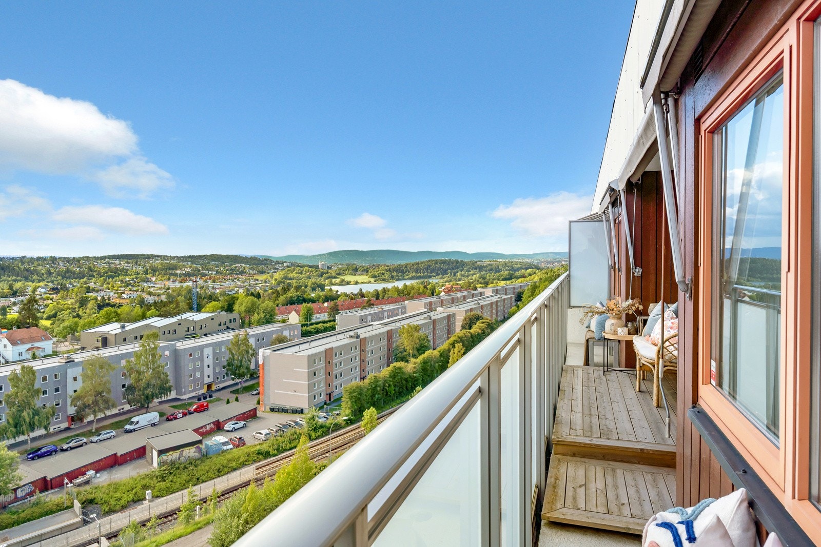 Velkommen til Stallerudveien 93 - Presentert av Privatmegleren v/Håvard Haugstulen & Bjørn-Erik Braaten Galleribilde