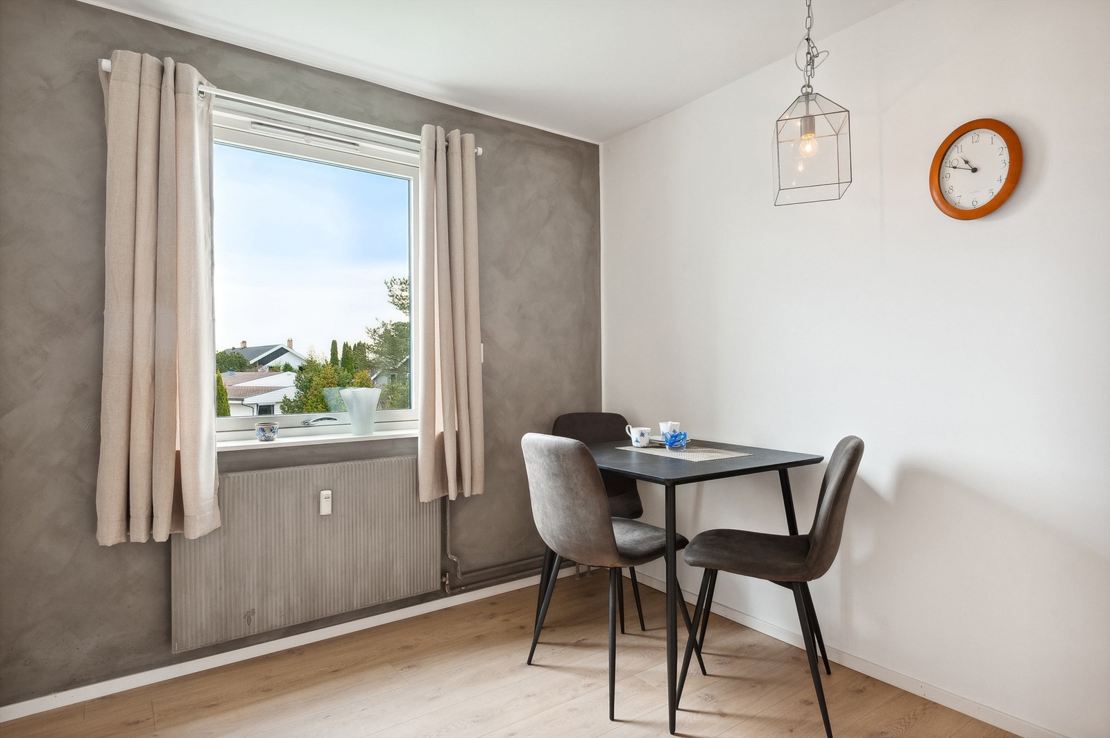 Kjøkken med spiseplass Galleribilde