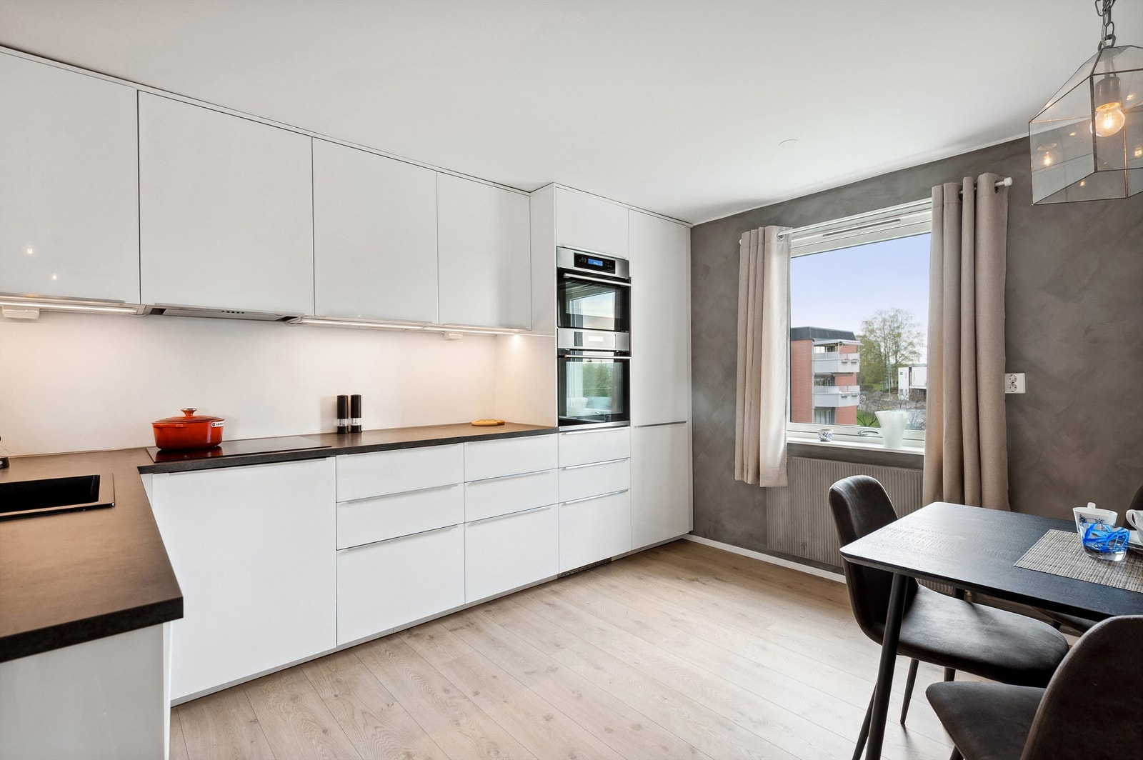 God plass til en hyggelig spiseplass Galleribilde