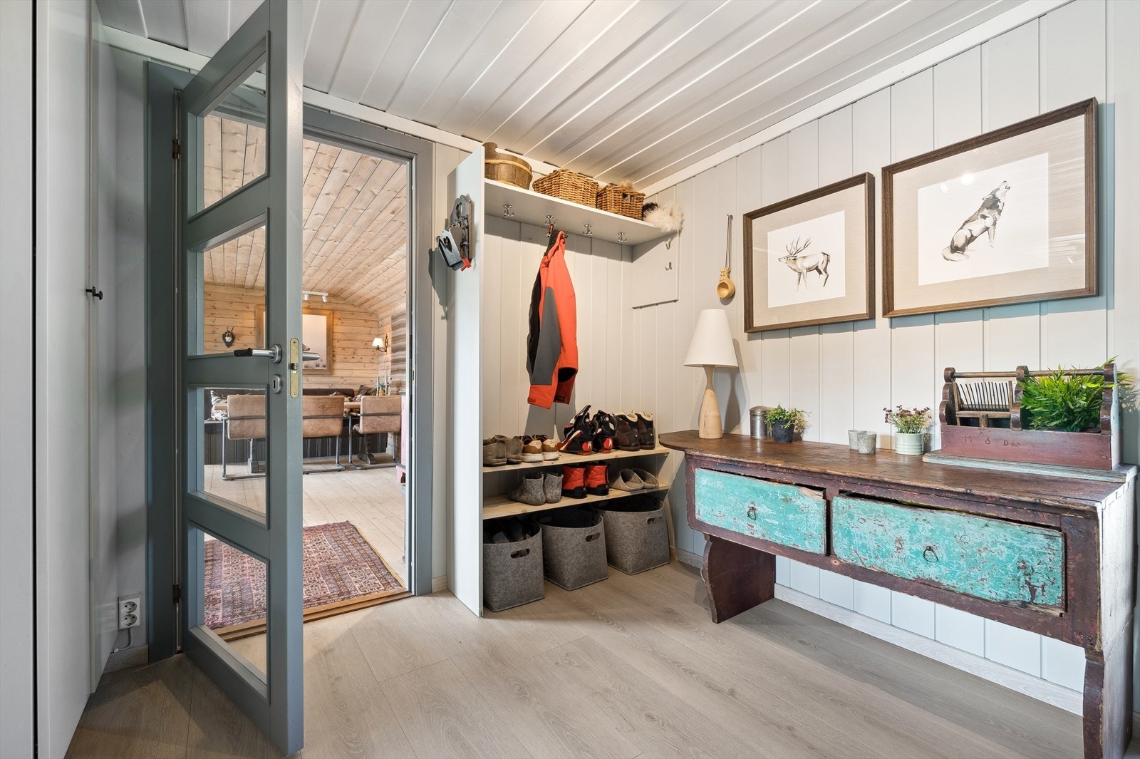 Her blir du ønsket varmt velkommen til en lun hytte Galleribilde