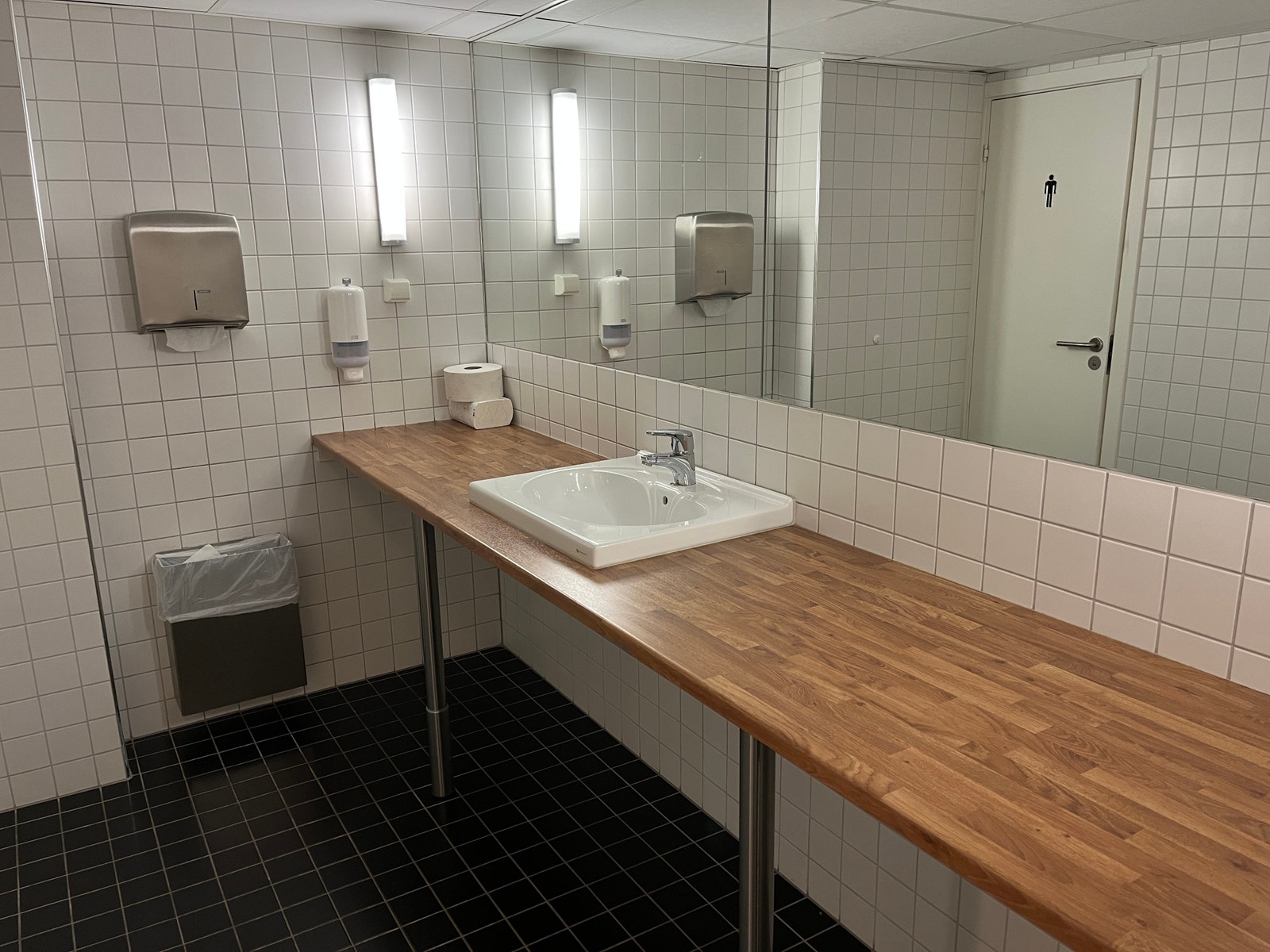 Wc i den innerste delen av lokalet Galleribilde