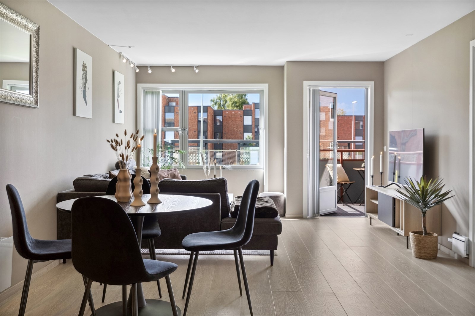 Leiligheten har mekanisk avtrekk fra bad og kjøkken. Galleribilde