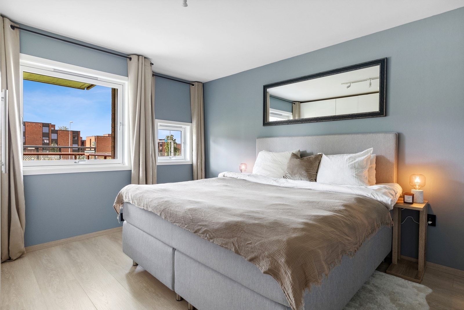 Soverommet er hele 15 m² og har samme moderne overflater som resten av leiligheten. Galleribilde