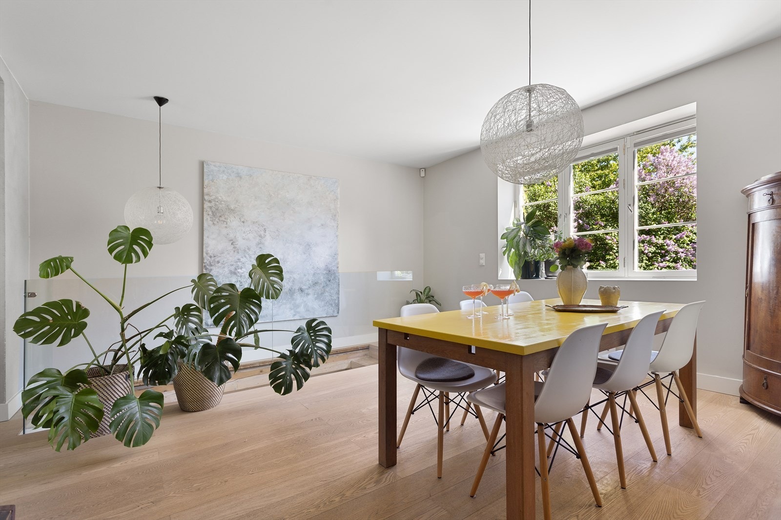 Spisestuen er et hyggelig og naturlig samlingspunkt for familien. Galleribilde