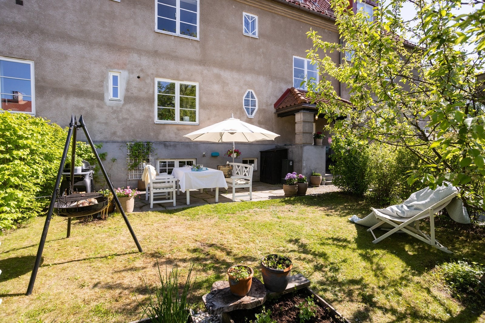 Hagene byr på både formiddagssol og ettermiddagssol på denne siden. Galleribilde