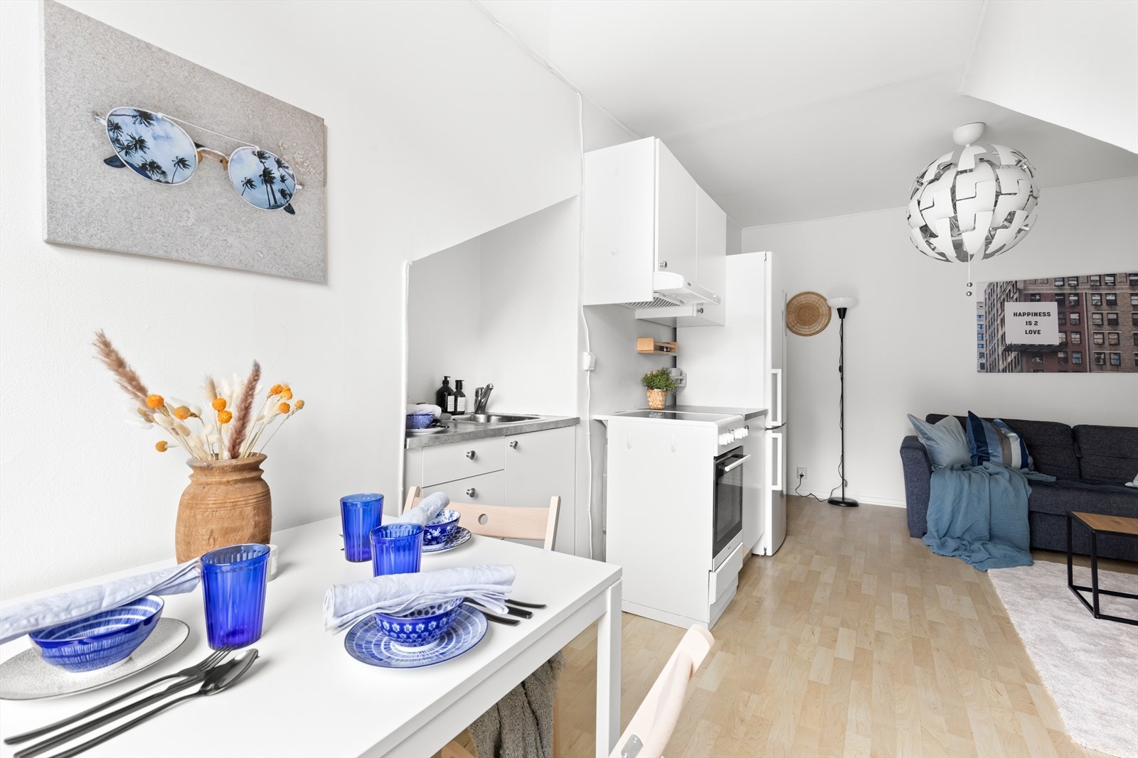 Varmtvann og fyring er inkludert i felleskostnadene. Galleribilde