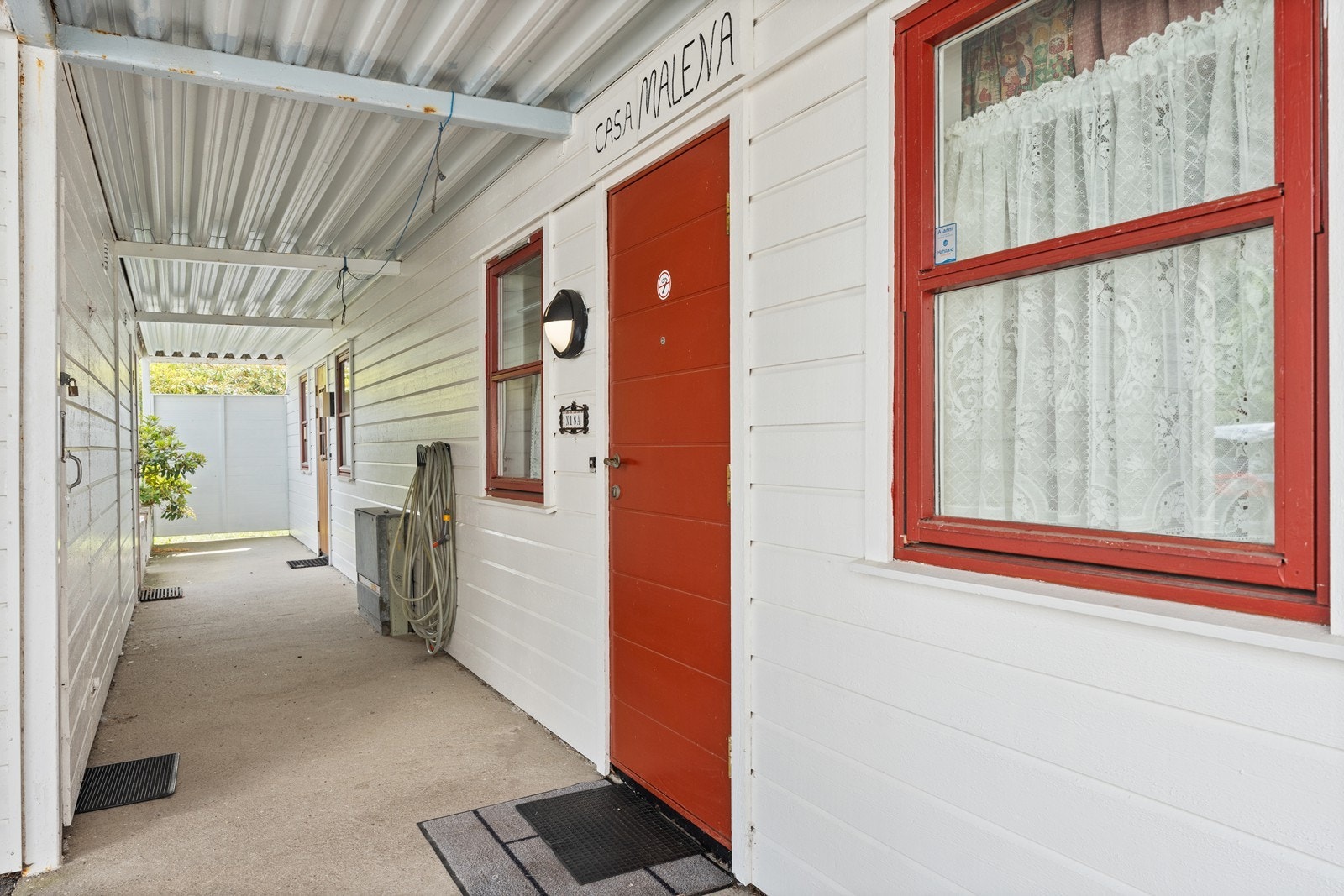 Inngangsparti med overbygg Galleribilde