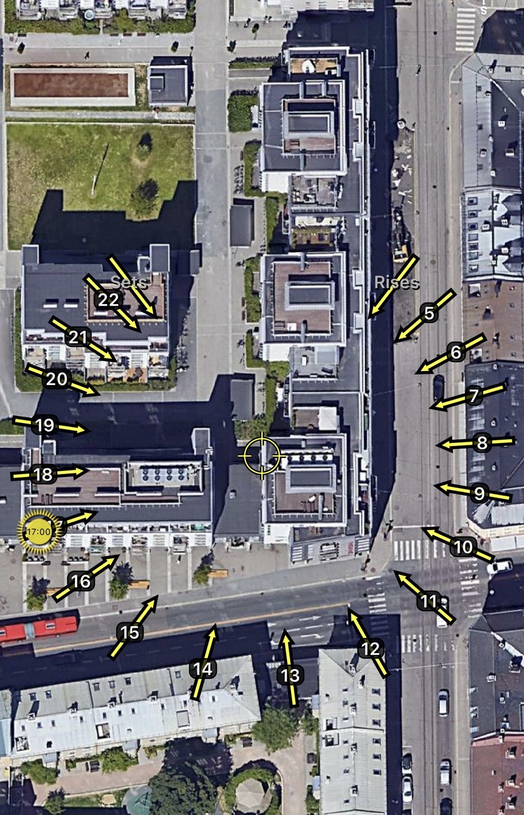 Leiligheten ligger tilbaketrukket bak kinoen med vestvendt balkong. Galleribilde