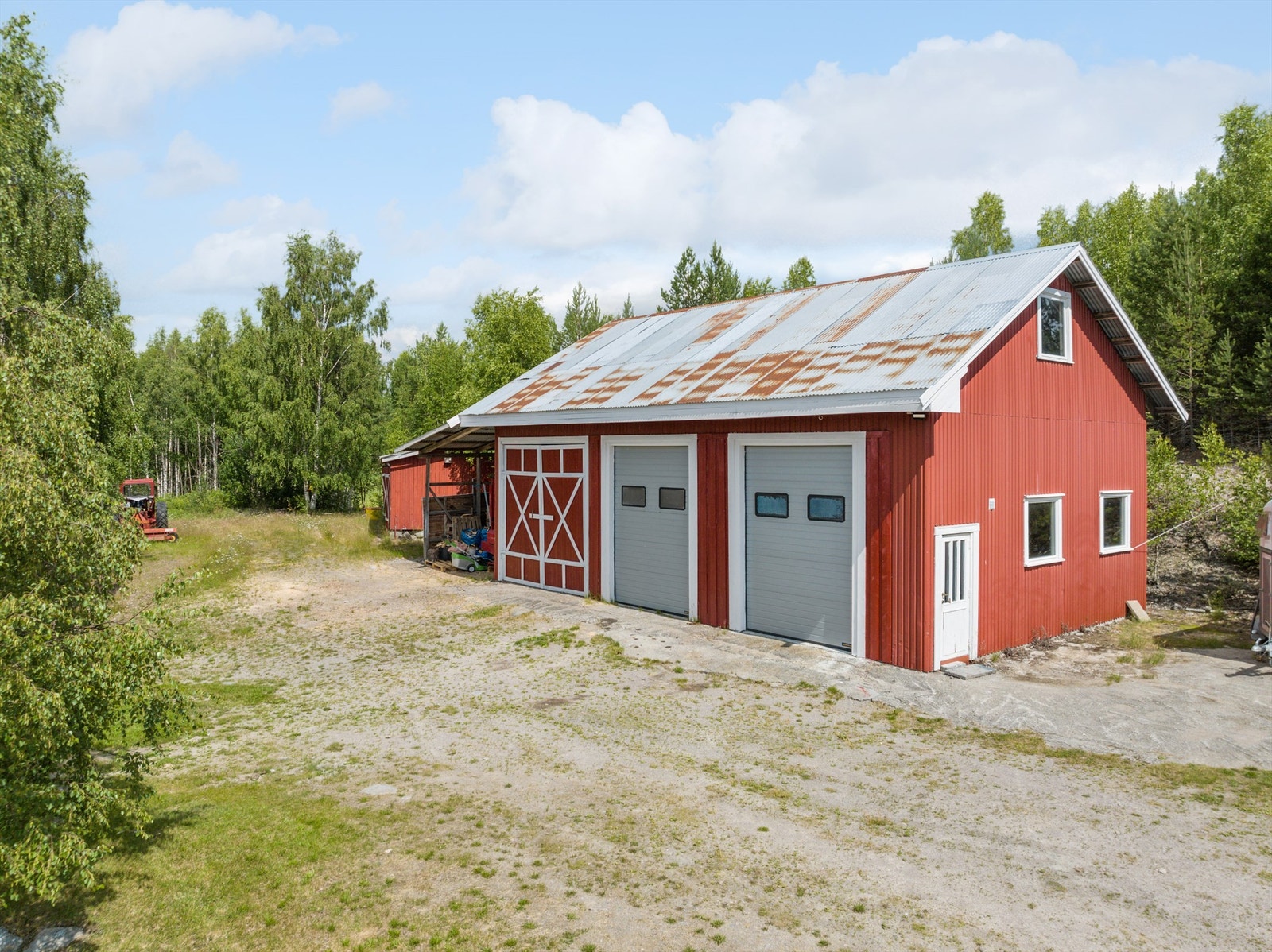 Fasade uthus/garasje Galleribilde