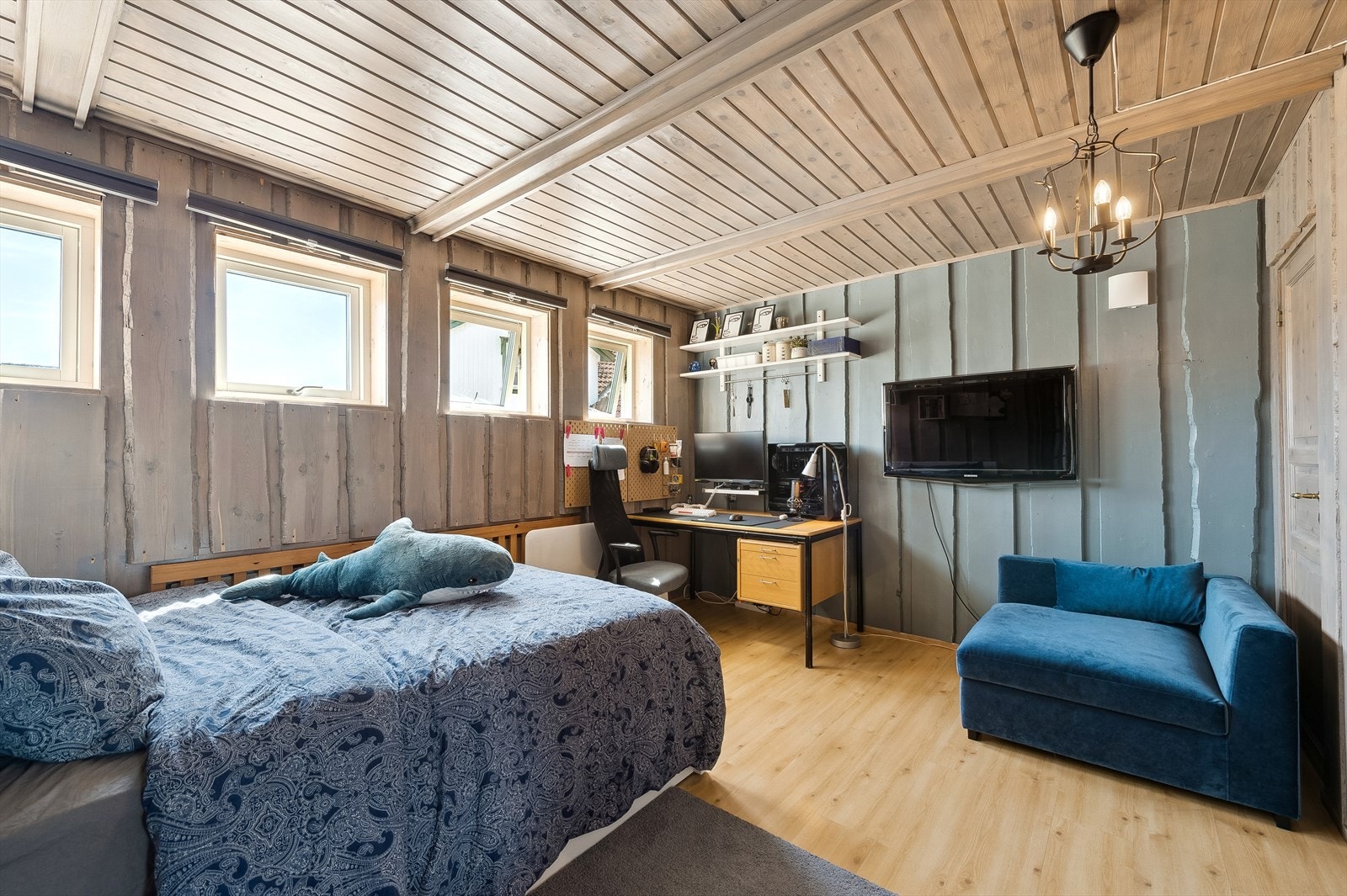 Romslig soverom i underetasjen. Galleribilde