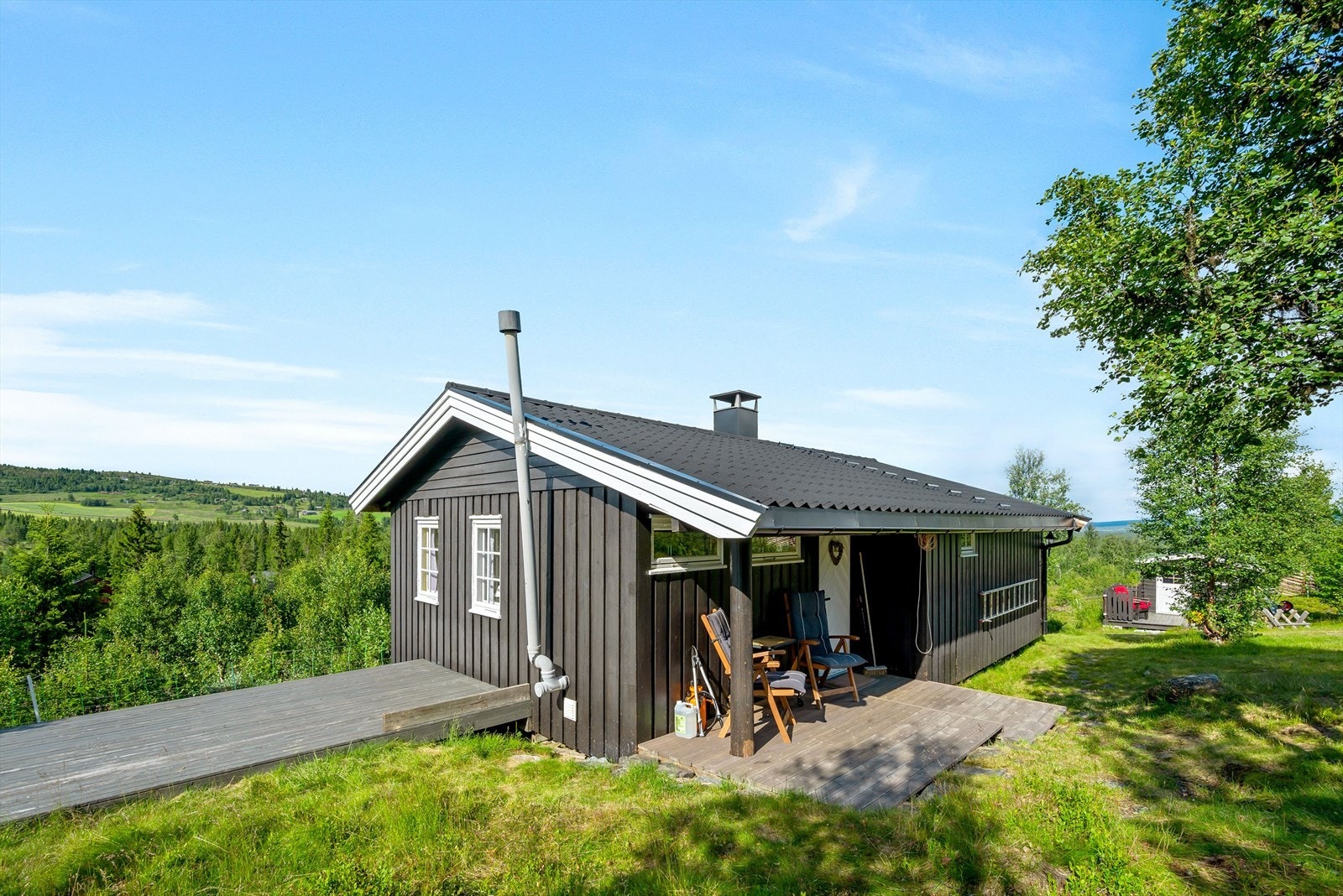 Eiendommen ligger i flotte omgivelser på Golsfjellet ca. 905 moh. Galleribilde