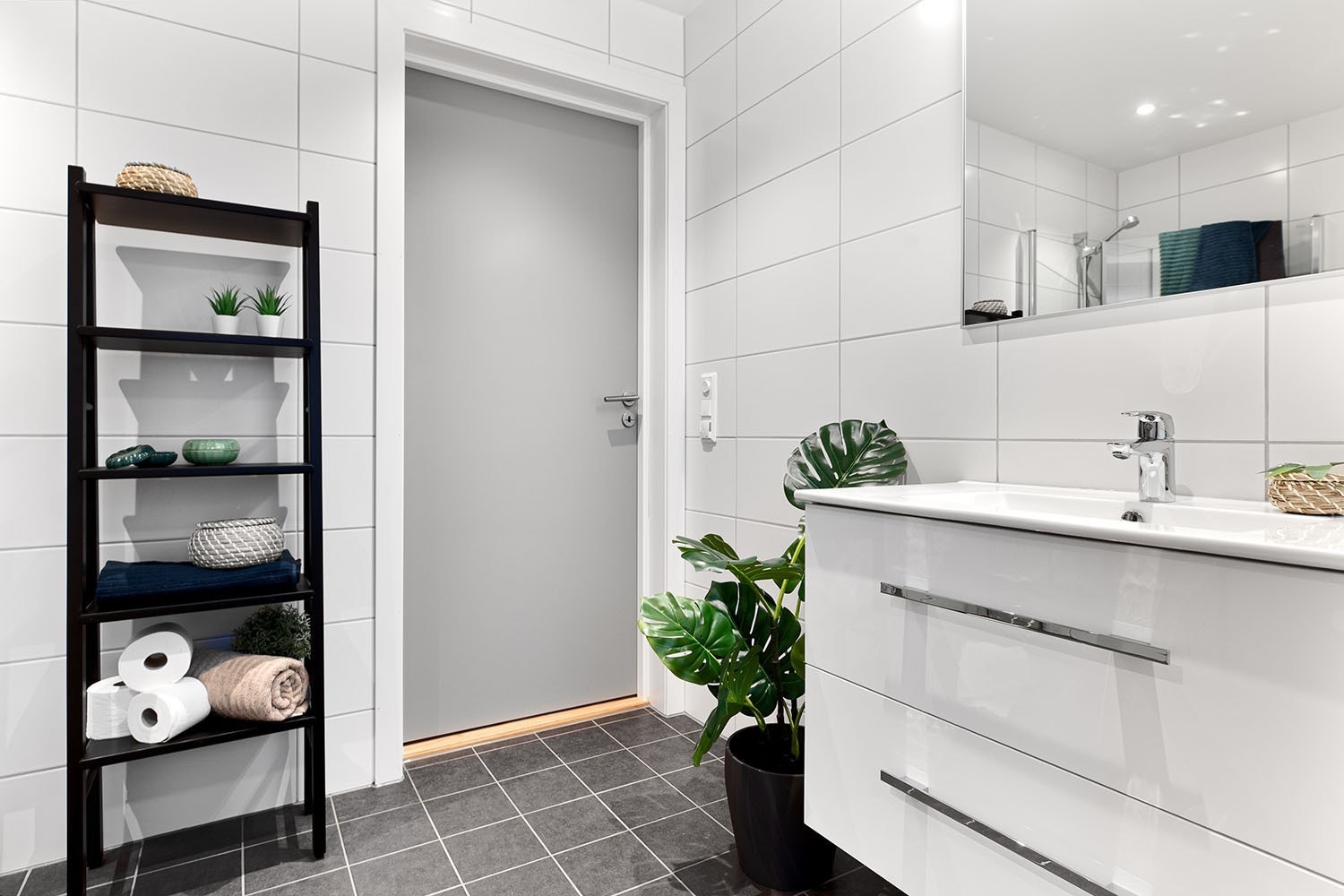 Bad. Foto fra tilsvarende bolig. Avvik vil forekomme. Galleribilde