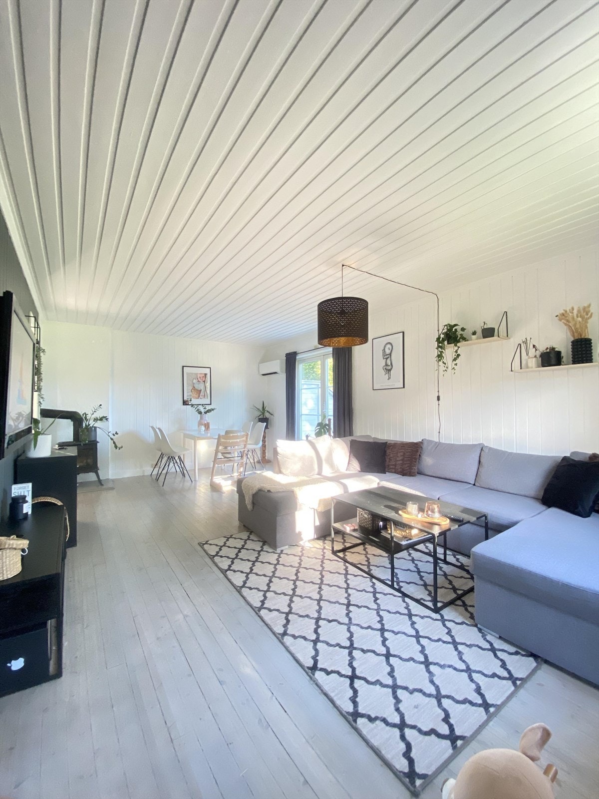 Koselig stue m/peisovn og varmepumpe. Galleribilde