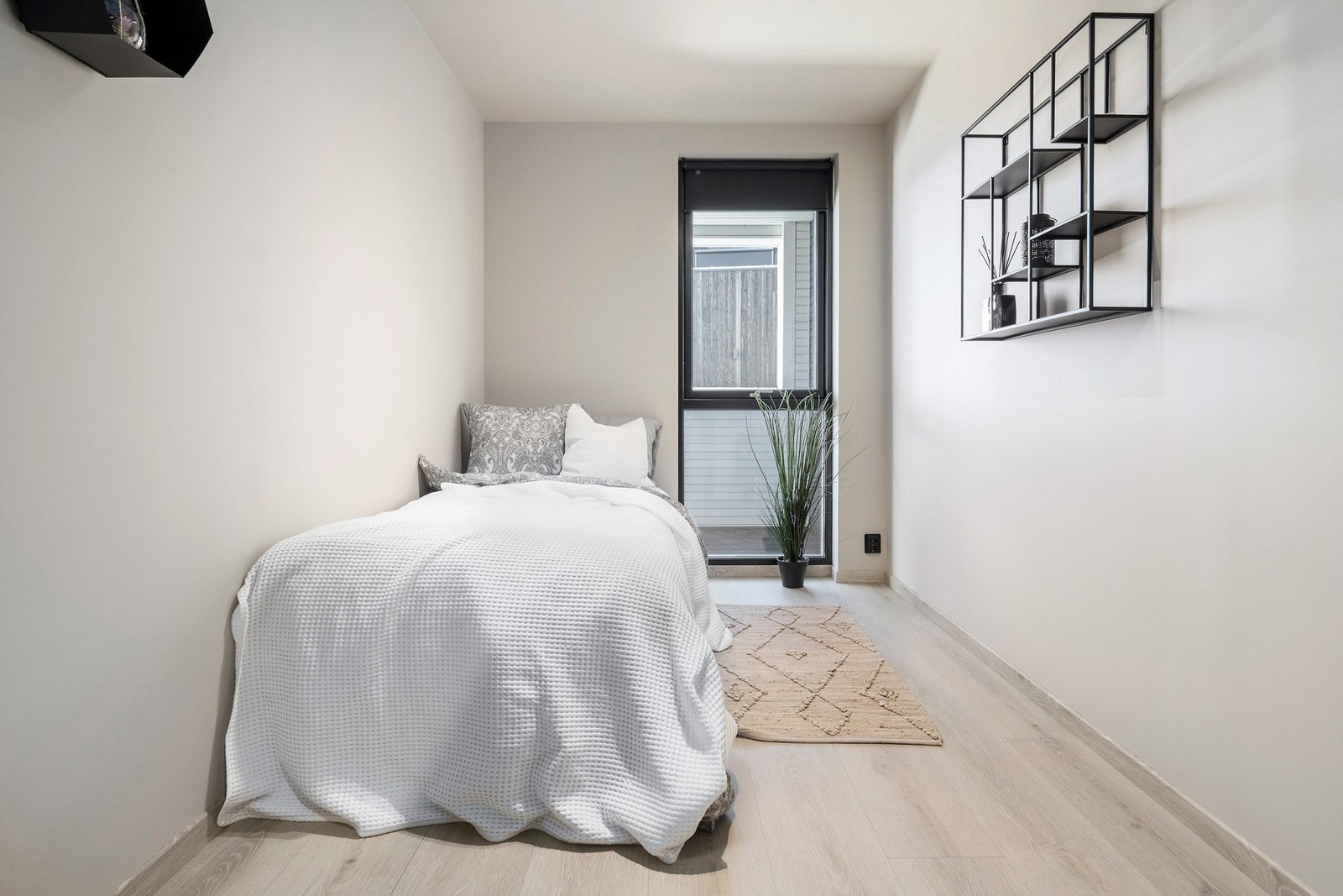 Det er to soverom i hovedetasjen. Galleribilde