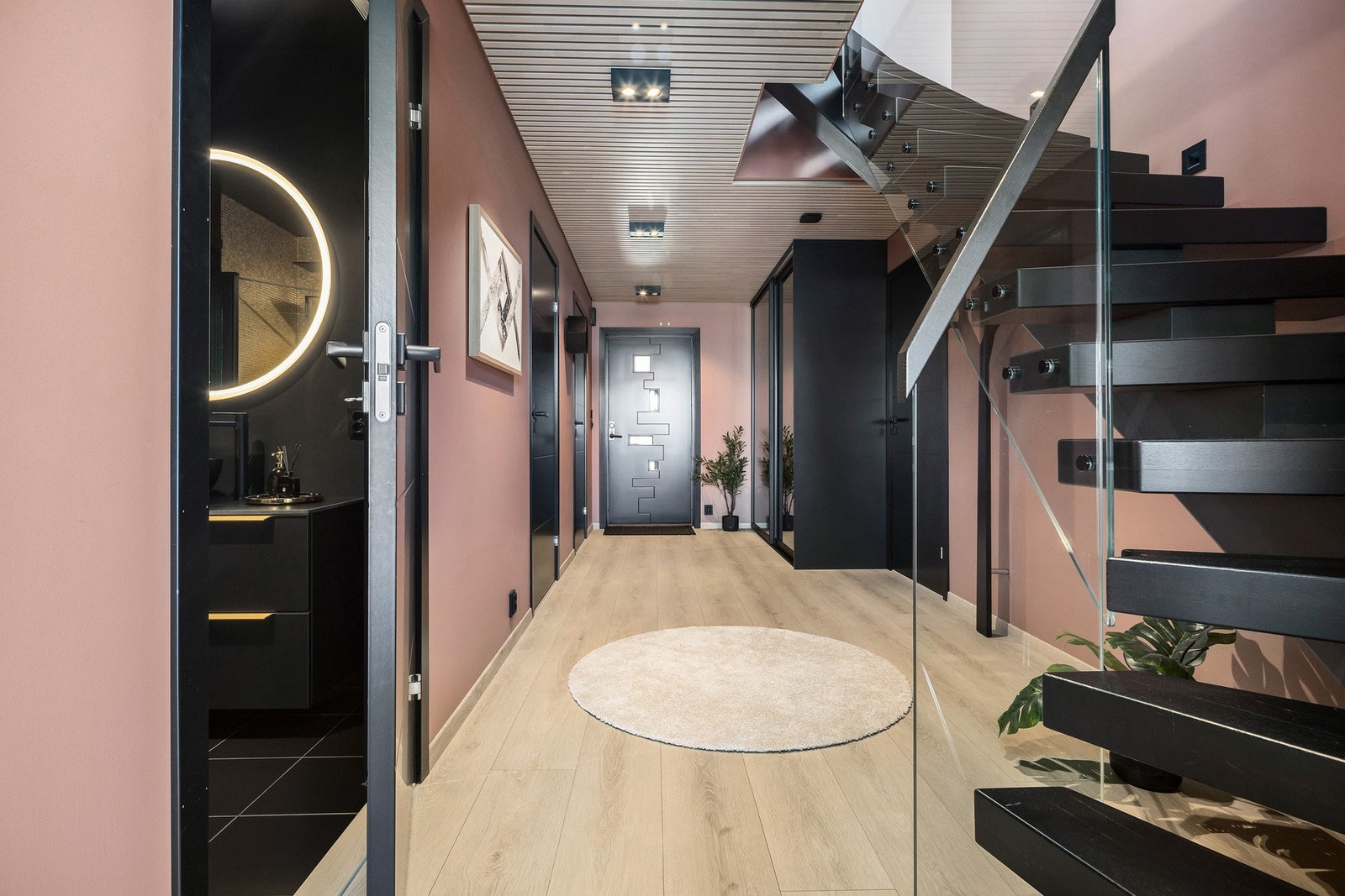 Fra den lekre gangen går du videre opp til toppetasjen Galleribilde