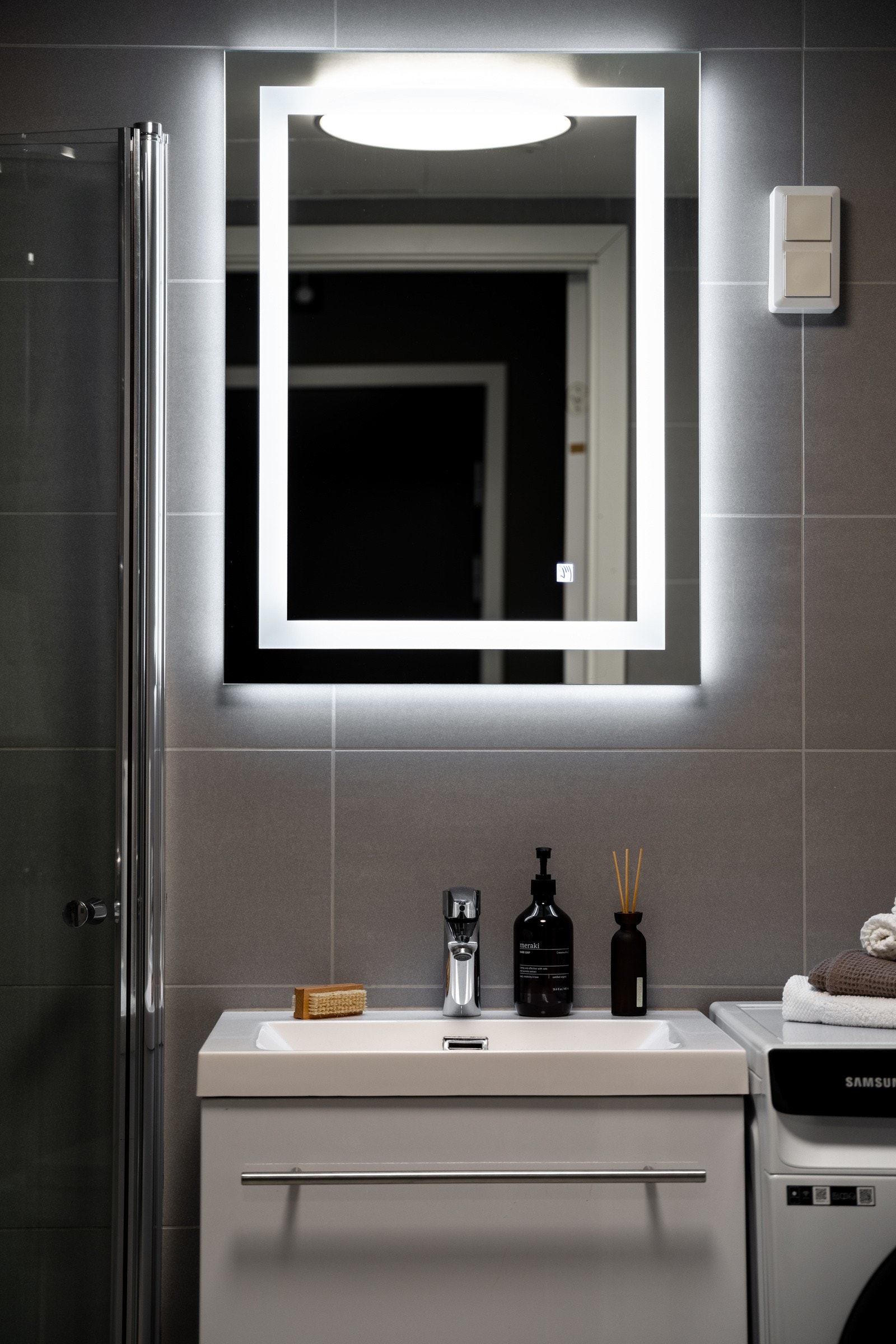 Speil med integrert belysning Galleribilde