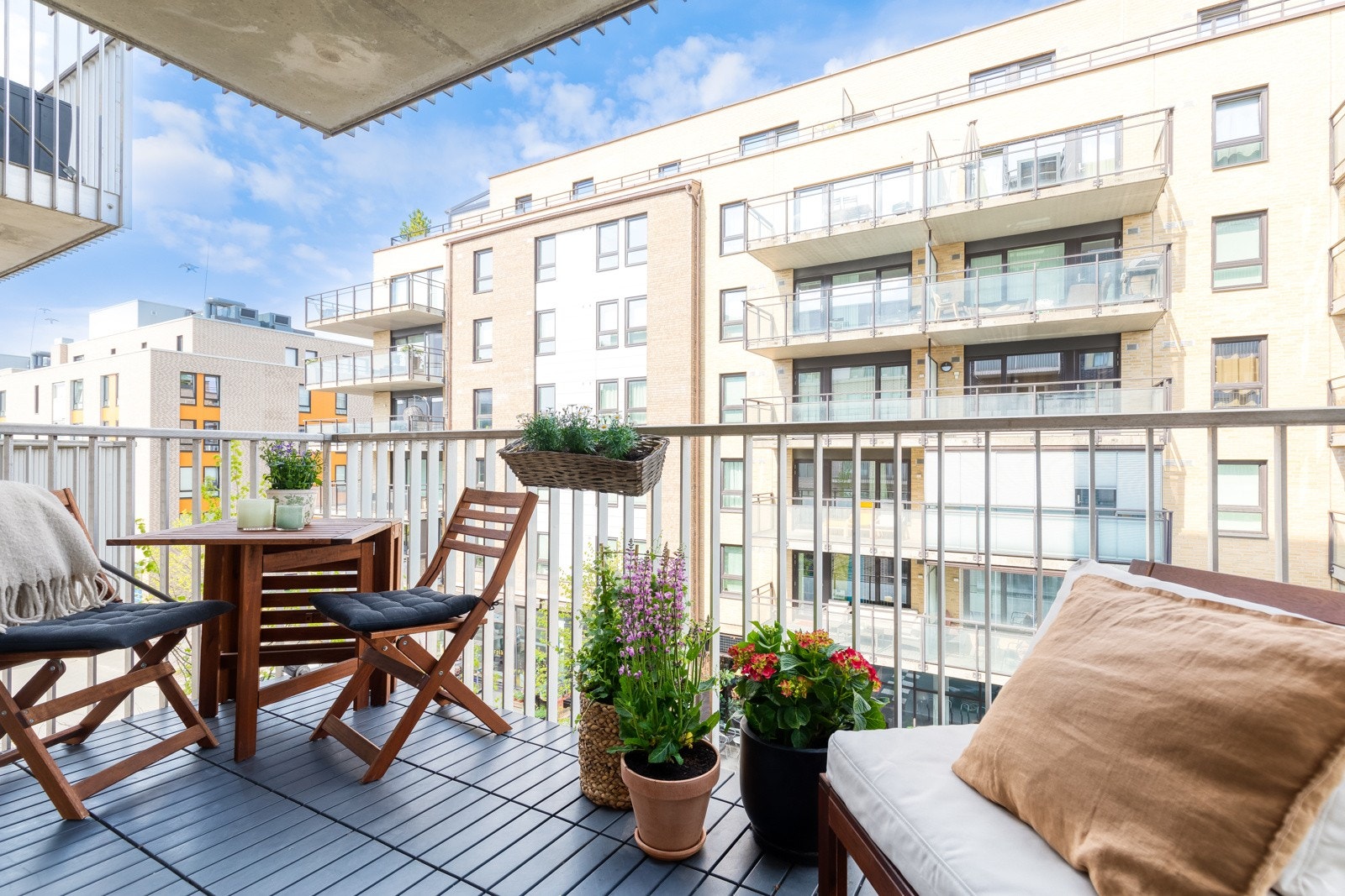 Her er det plass til utemøbler og grill Galleribilde