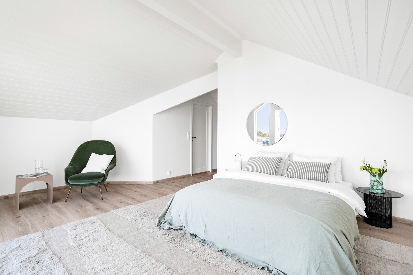 Stort og godt soverom med eget bad. Galleribilde