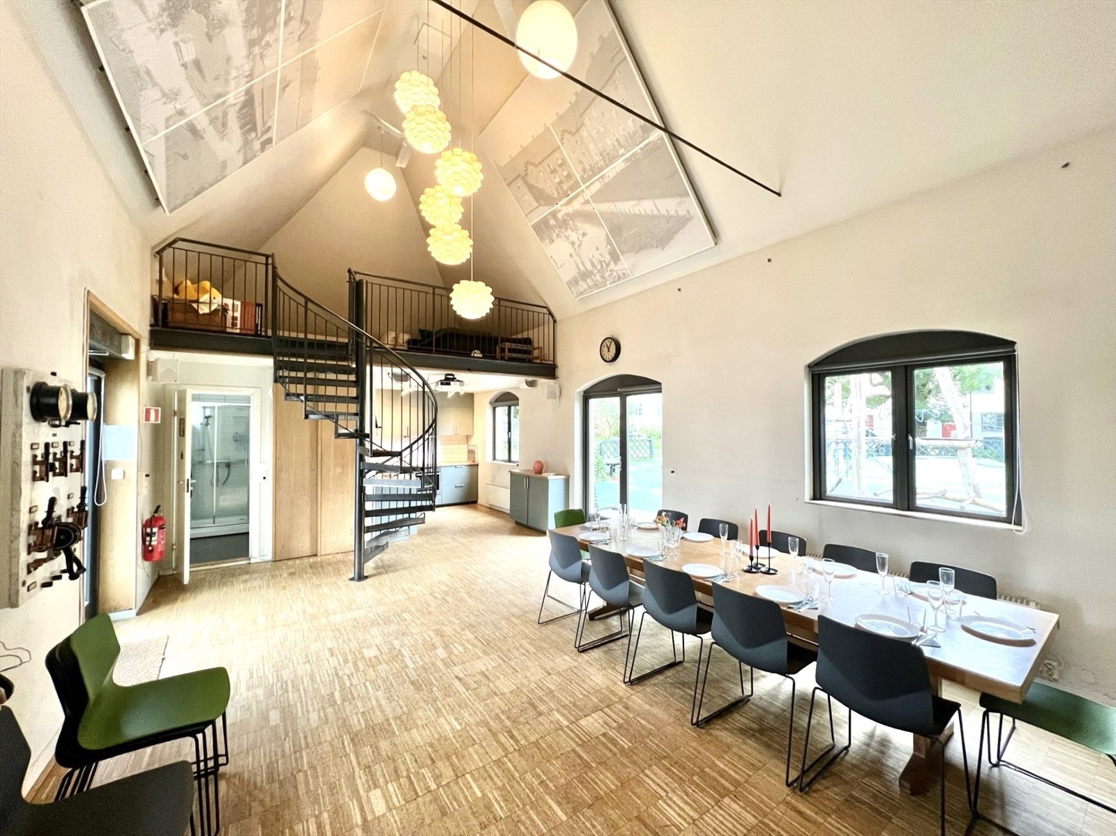 Fra borettslagets flotte trafo/grendehus innvendig. Helt supert å ha tilgang til et sånt sted for en rimelig penge. Galleribilde