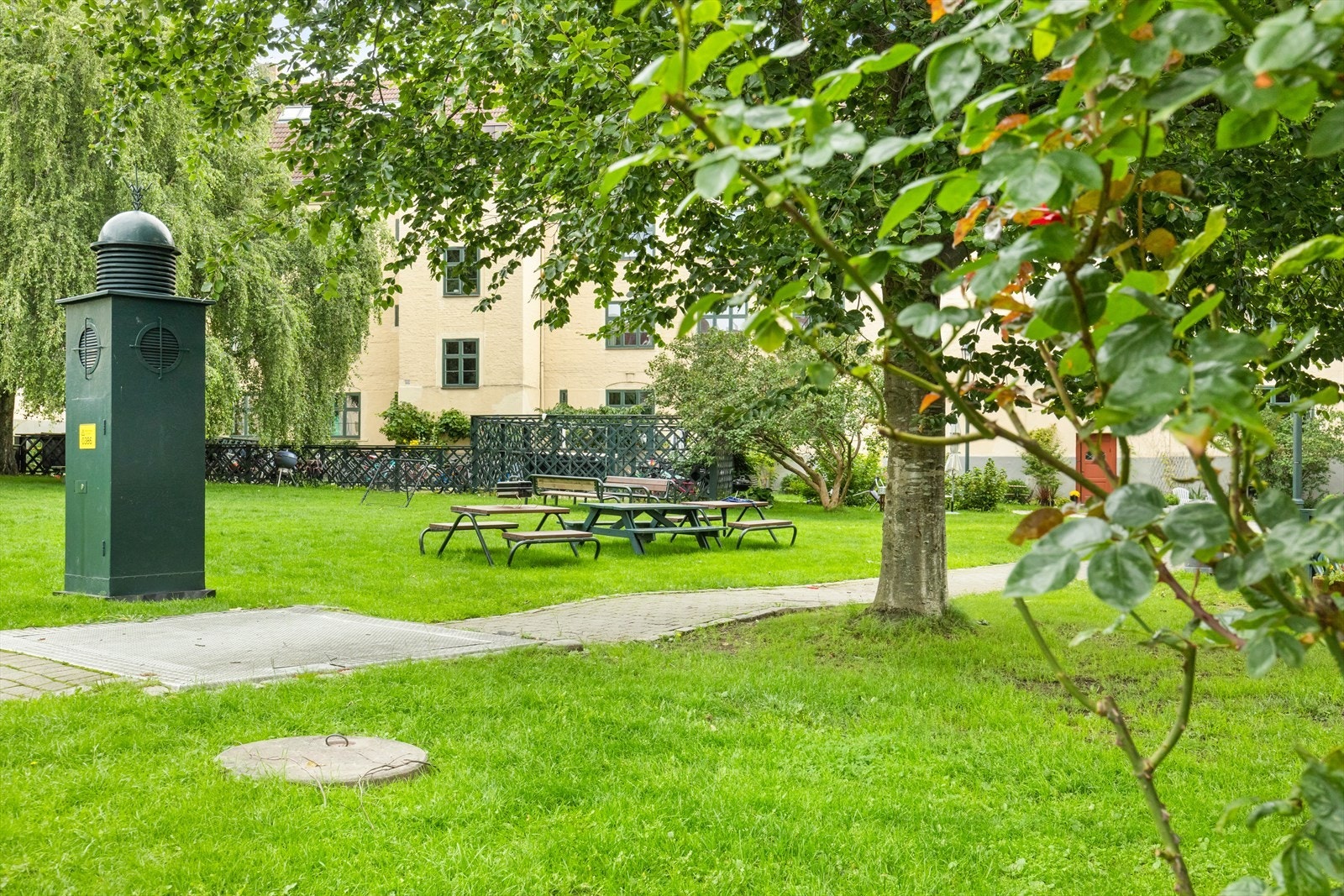 Borettslaget arrangerer sommerfest, fotball- og sykkelturneringer og andre sosiale grupper for beboerne. Borettslaget har også en egen hagegruppe og et eget ølbryggeri, kalt oksebrygg, for de som er interessert i dette. Galleribilde