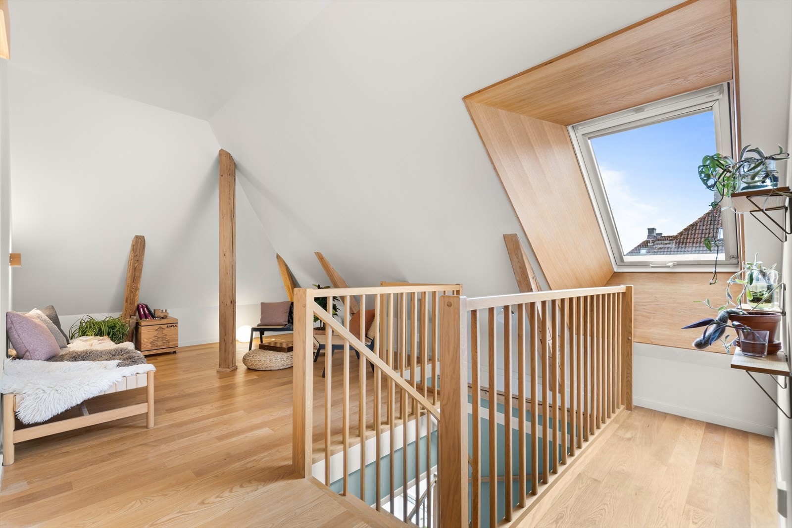 Loftstuen i 2. etasje er barnas favorittrom. Her samles gjengen til lek og gaming. Galleribilde