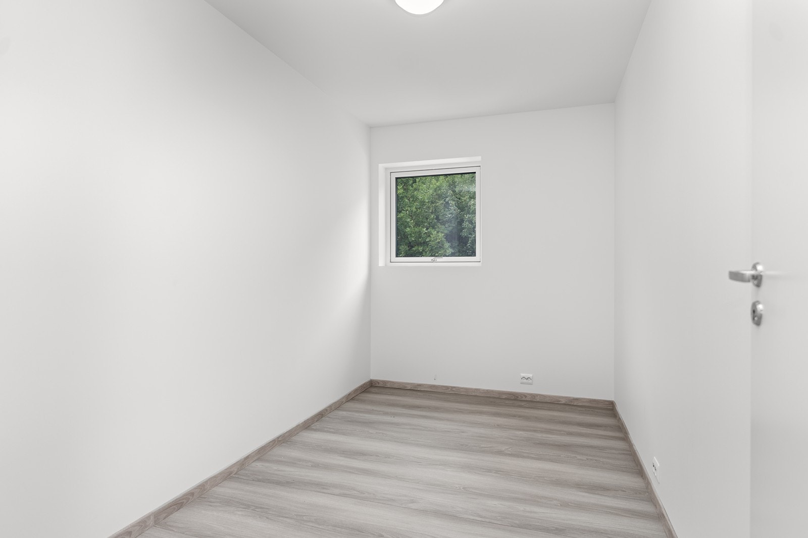 Soverom 2/ gjesterom. Her er adkomst fra kjøkken. Galleribilde