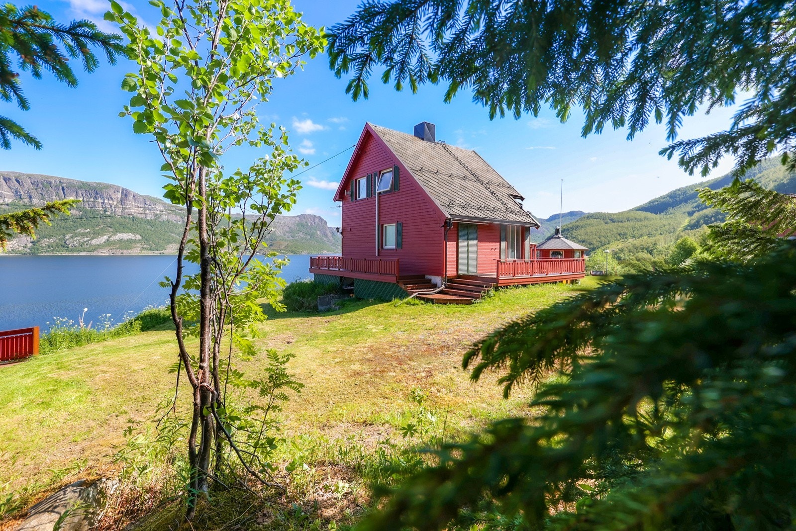 Eiendommen har en idyllisk beliggenhet Galleribilde