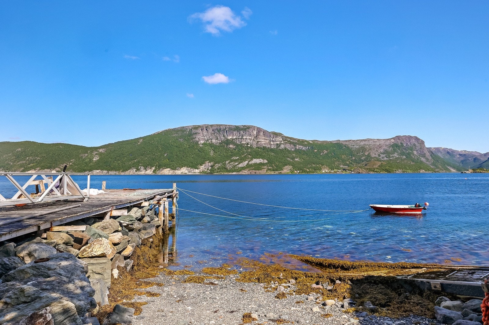 Det følger med egen kai og flytebrygge. Galleribilde