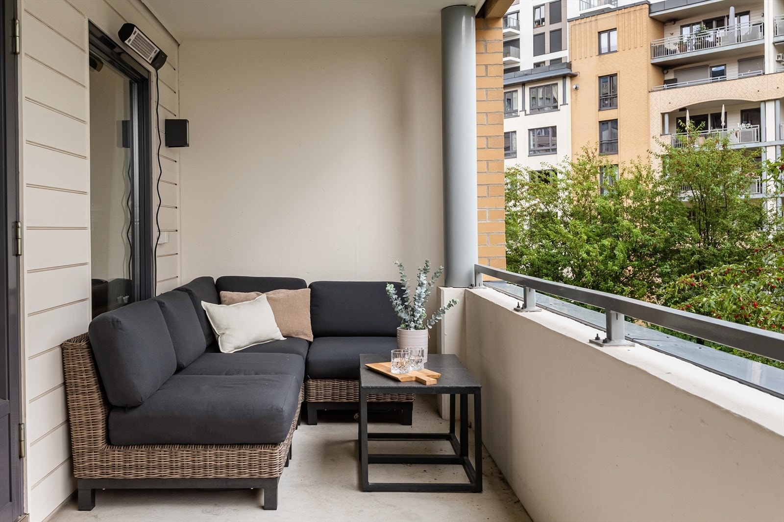 God plass til ønsket møblement på balkongen. Galleribilde