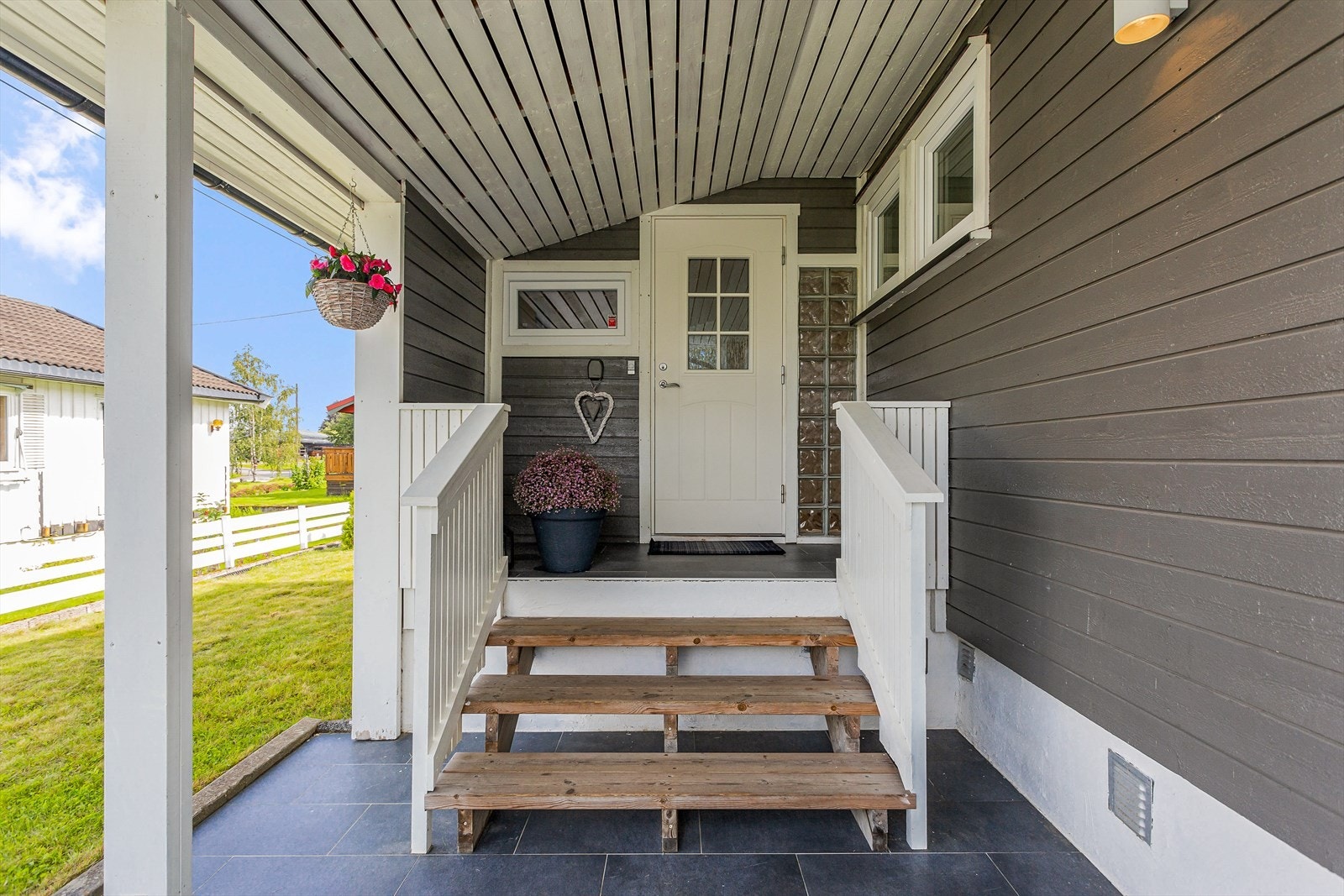 Trivelig inngangsparti Galleribilde