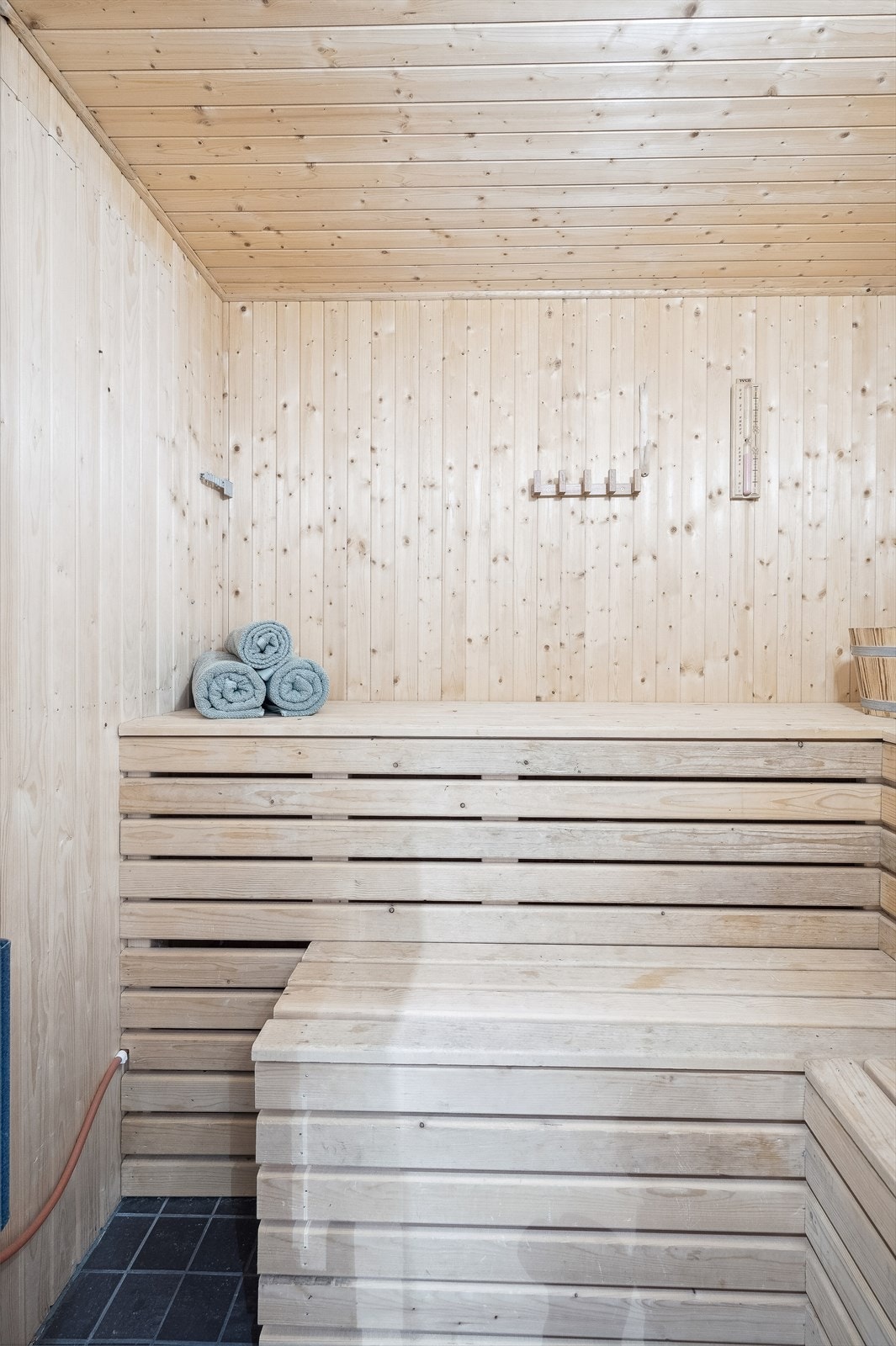 Badstue ifm. baderom - et ypperlig sted for restitusjon! Badstuen er definert som bod på opprinnelig plantegning. Galleribilde